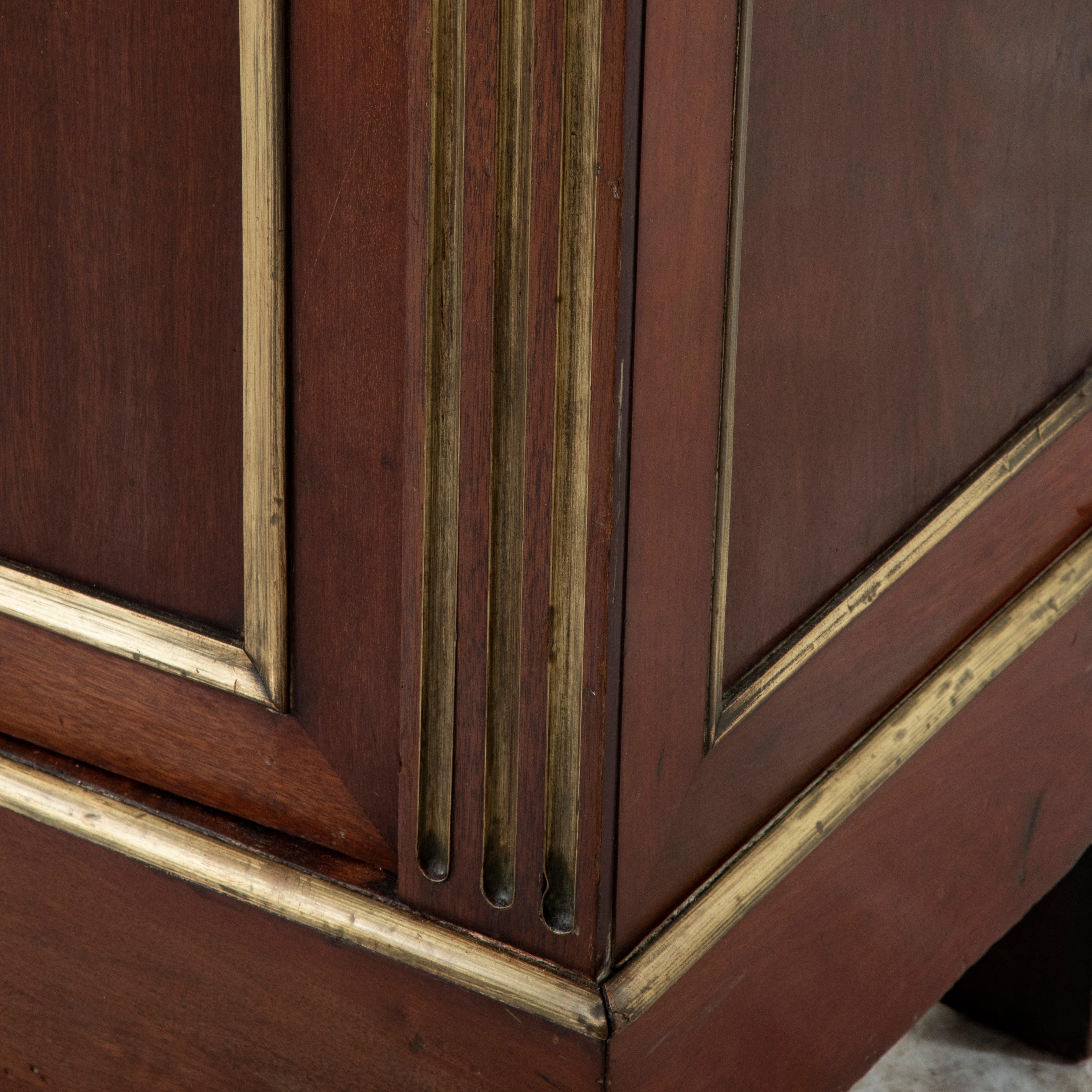 Libreria o Vitrina in mogano in stile Luigi XVI della fine del XIX secolo, bronzo in vendita 5