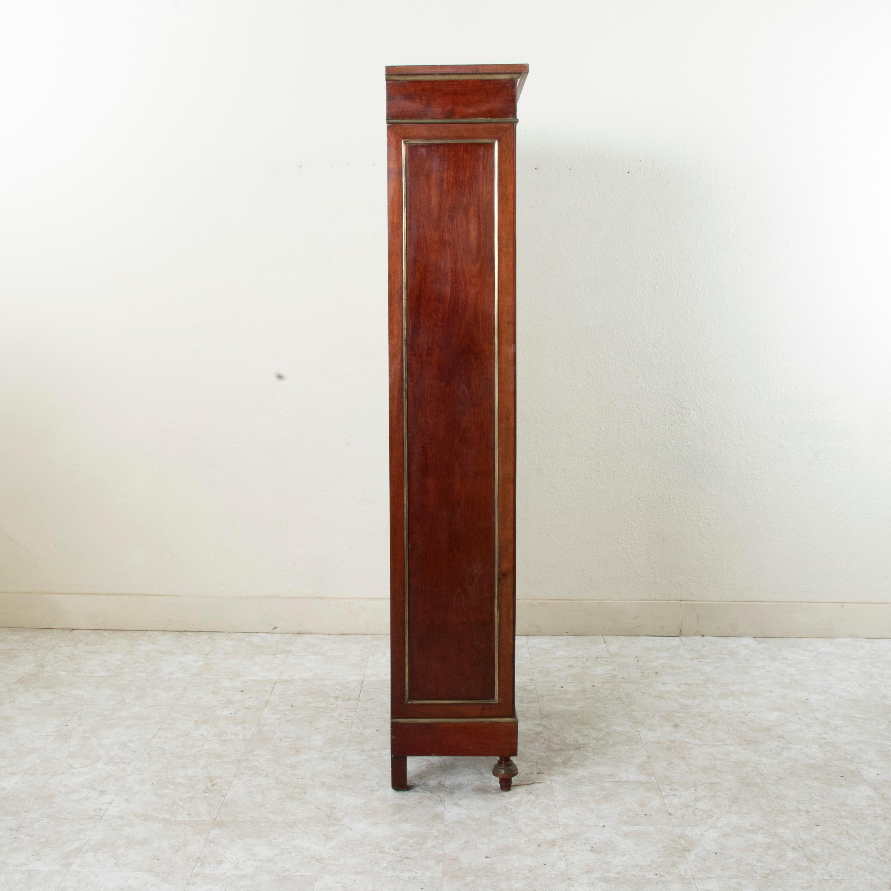 Bronzo Libreria o Vitrina in mogano in stile Luigi XVI della fine del XIX secolo, bronzo in vendita