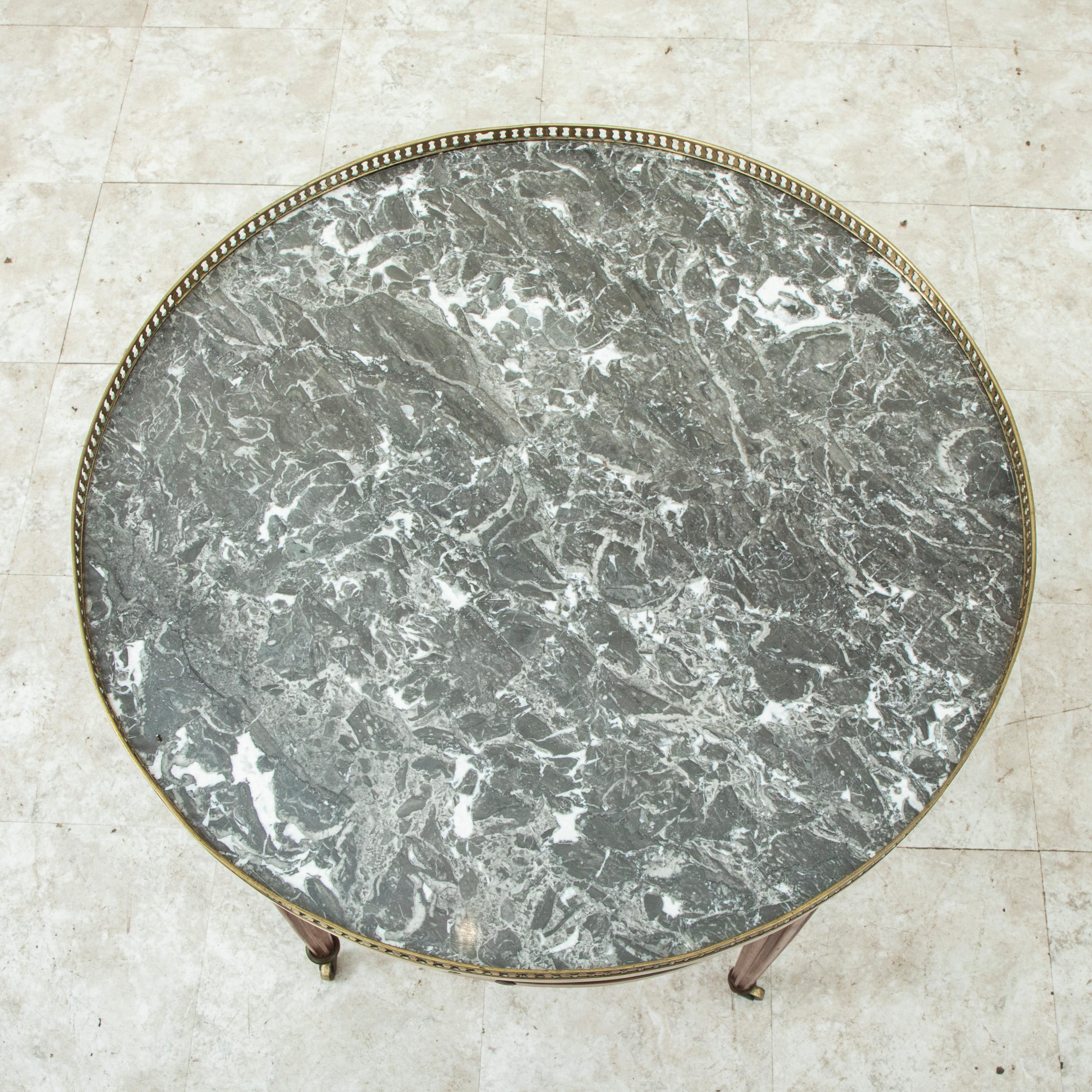 Französischer Mahagoni-Bouillotte-Tisch im Louis-XVI.-Stil des späten 19. Jahrhunderts, Beistelltisch im Angebot 6