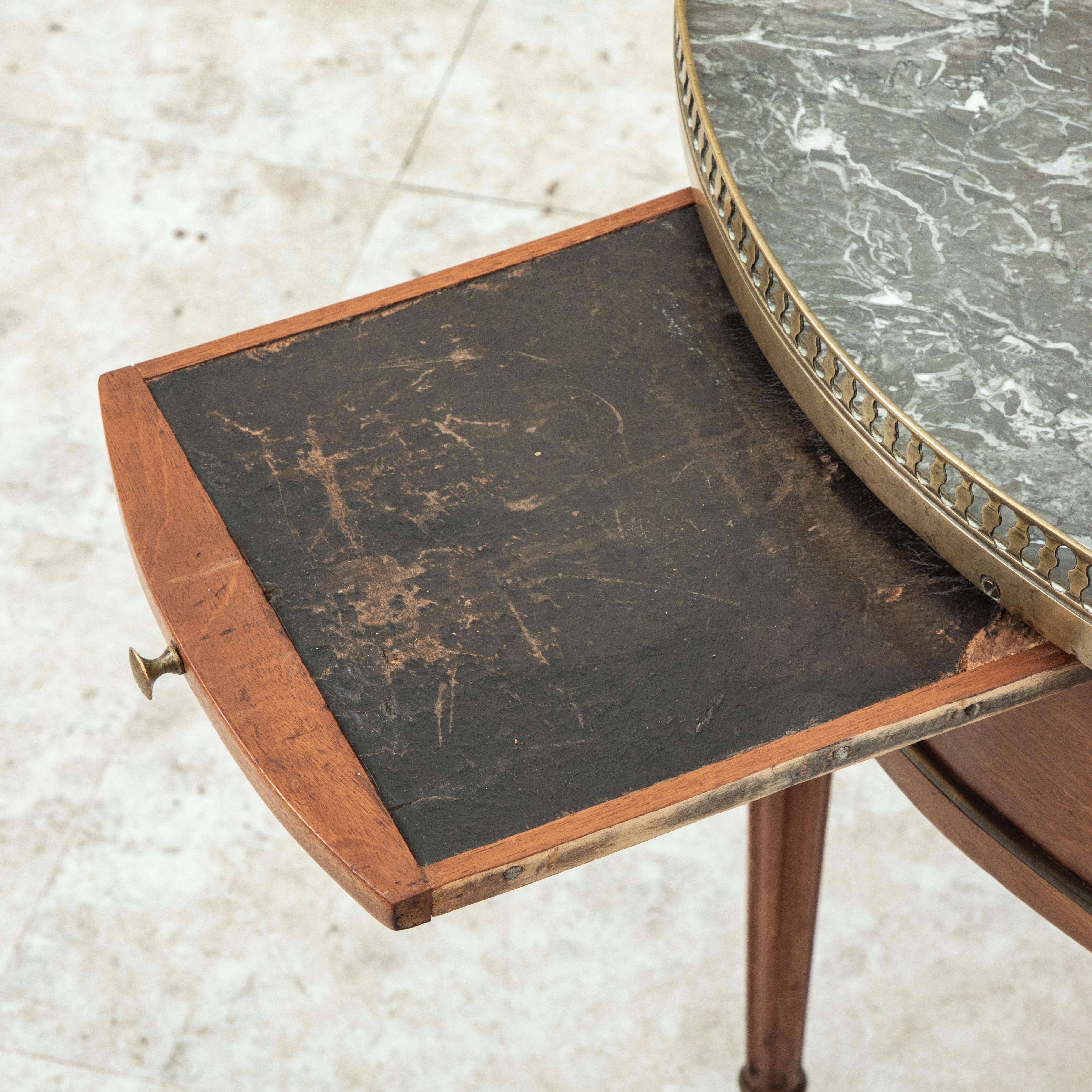 Französischer Mahagoni-Bouillotte-Tisch im Louis-XVI.-Stil des späten 19. Jahrhunderts, Beistelltisch im Angebot 4
