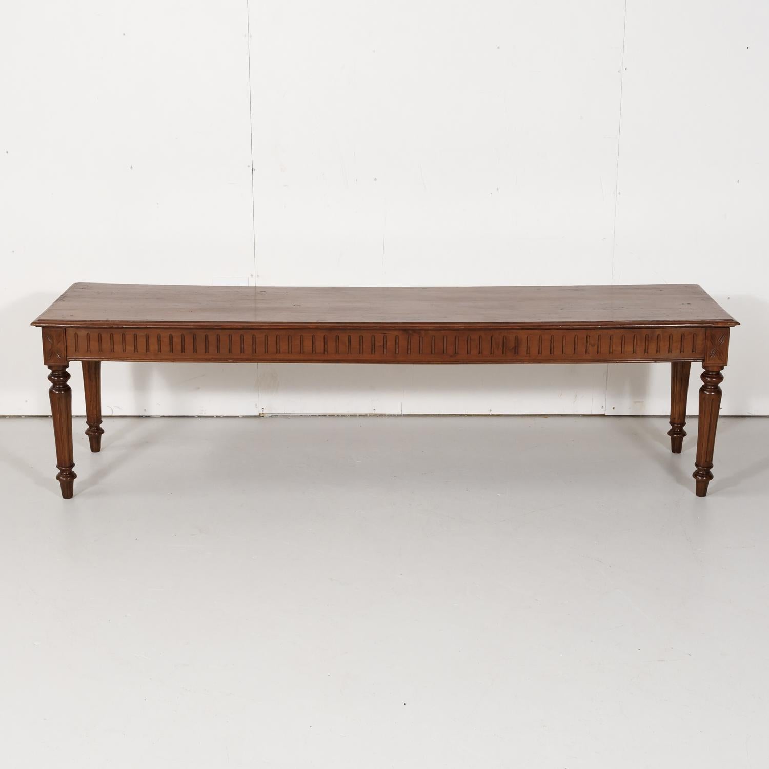 Late 19th Century French Louis XVI Style Pine Hallway Bench In Good Condition In Birmingham, AL