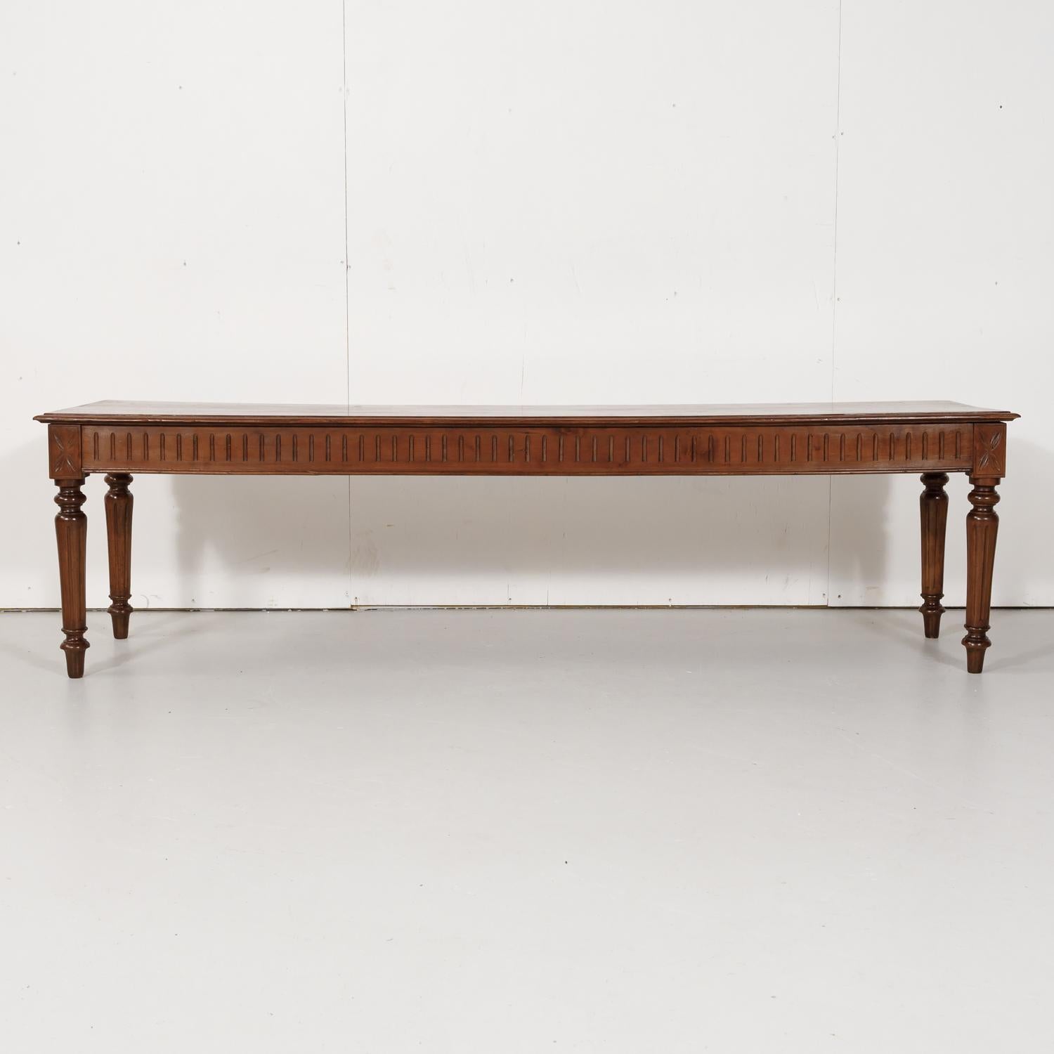 Late 19th Century French Louis XVI Style Pine Hallway Bench 1