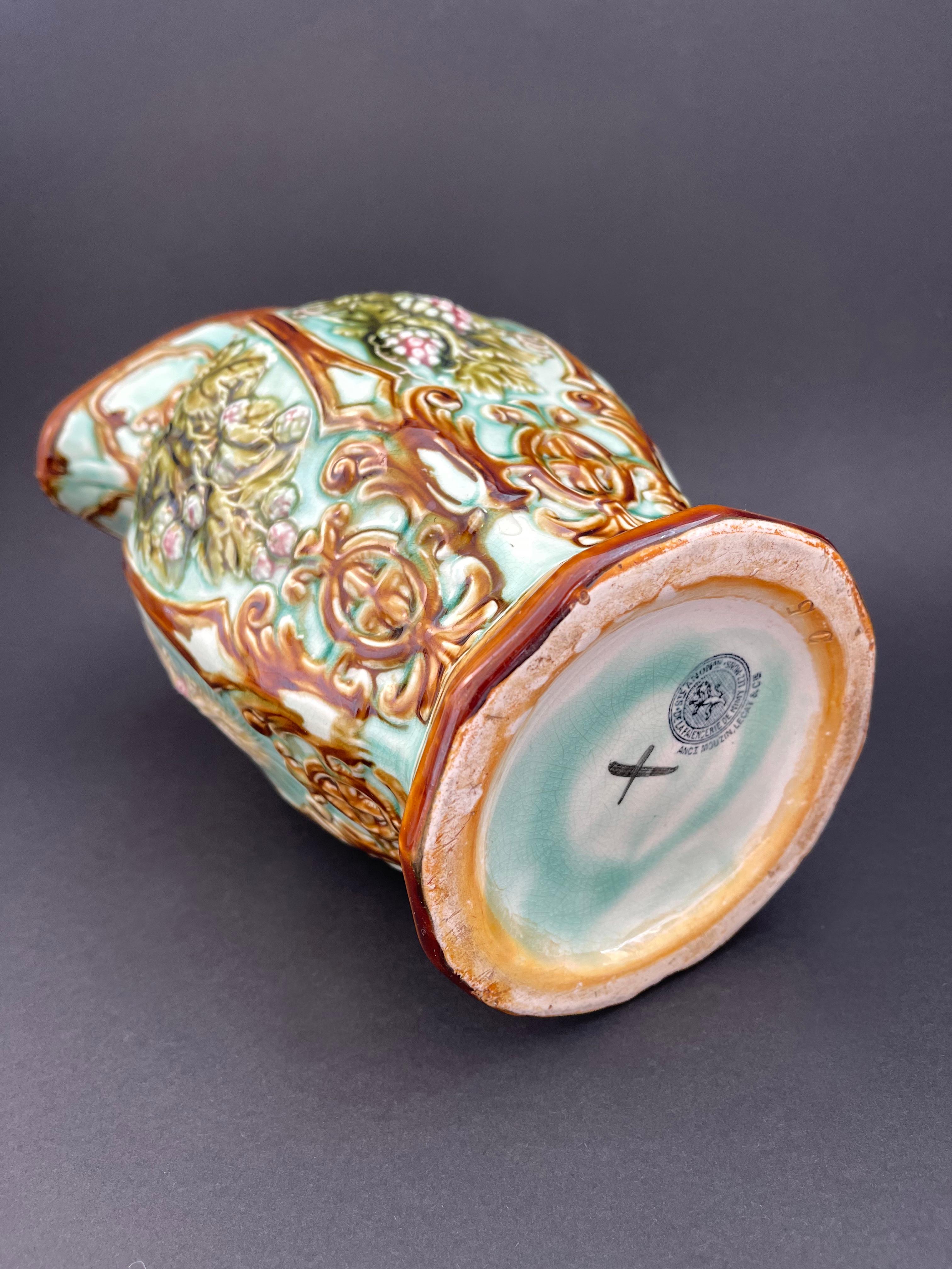 Pichet en majolique française de la fin du 19ème siècle, Art nouveau, par Nimy Les Mons, Mouzin en vente 4