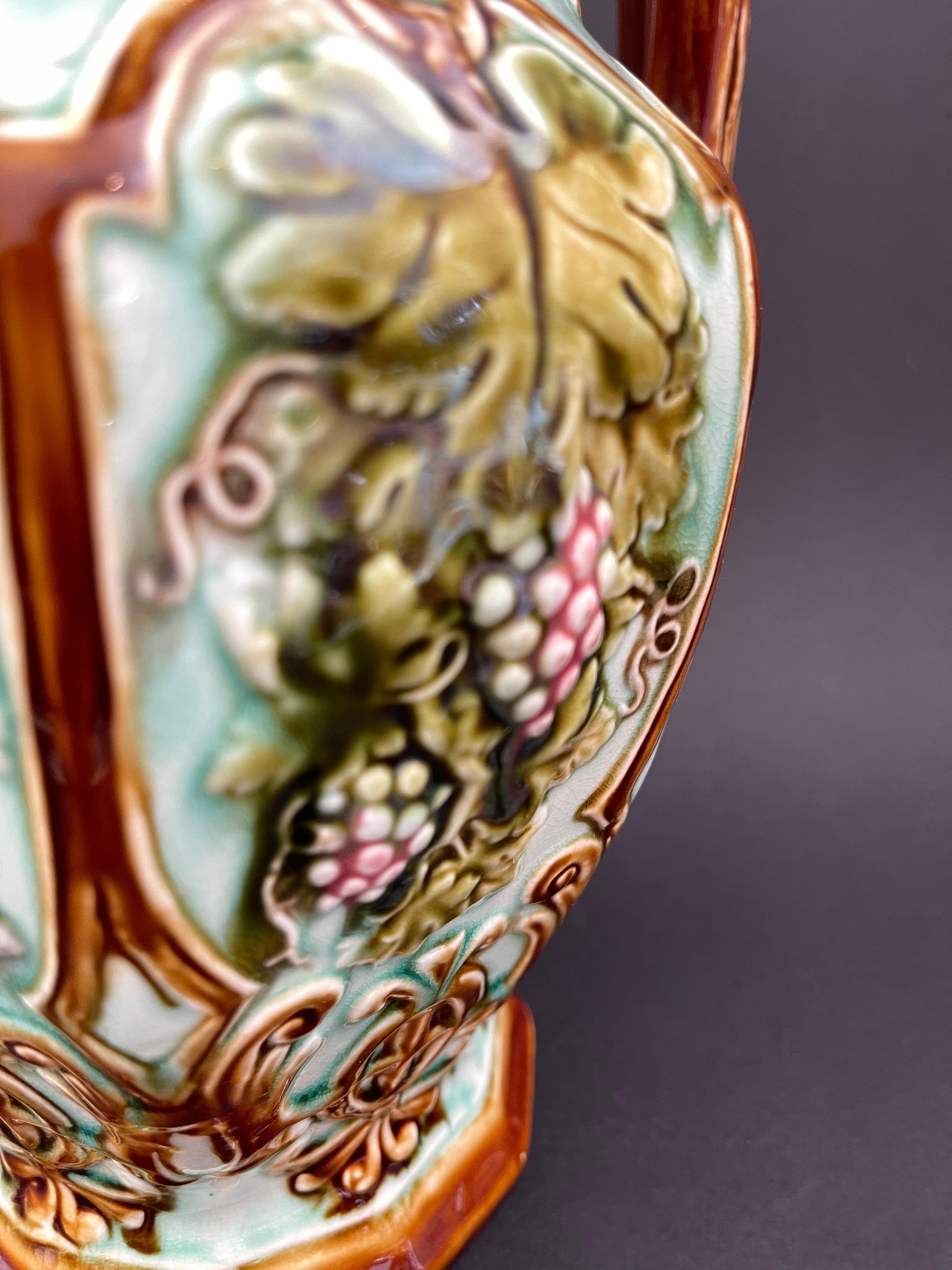 Pichet en majolique française de la fin du 19ème siècle, Art nouveau, par Nimy Les Mons, Mouzin en vente 2
