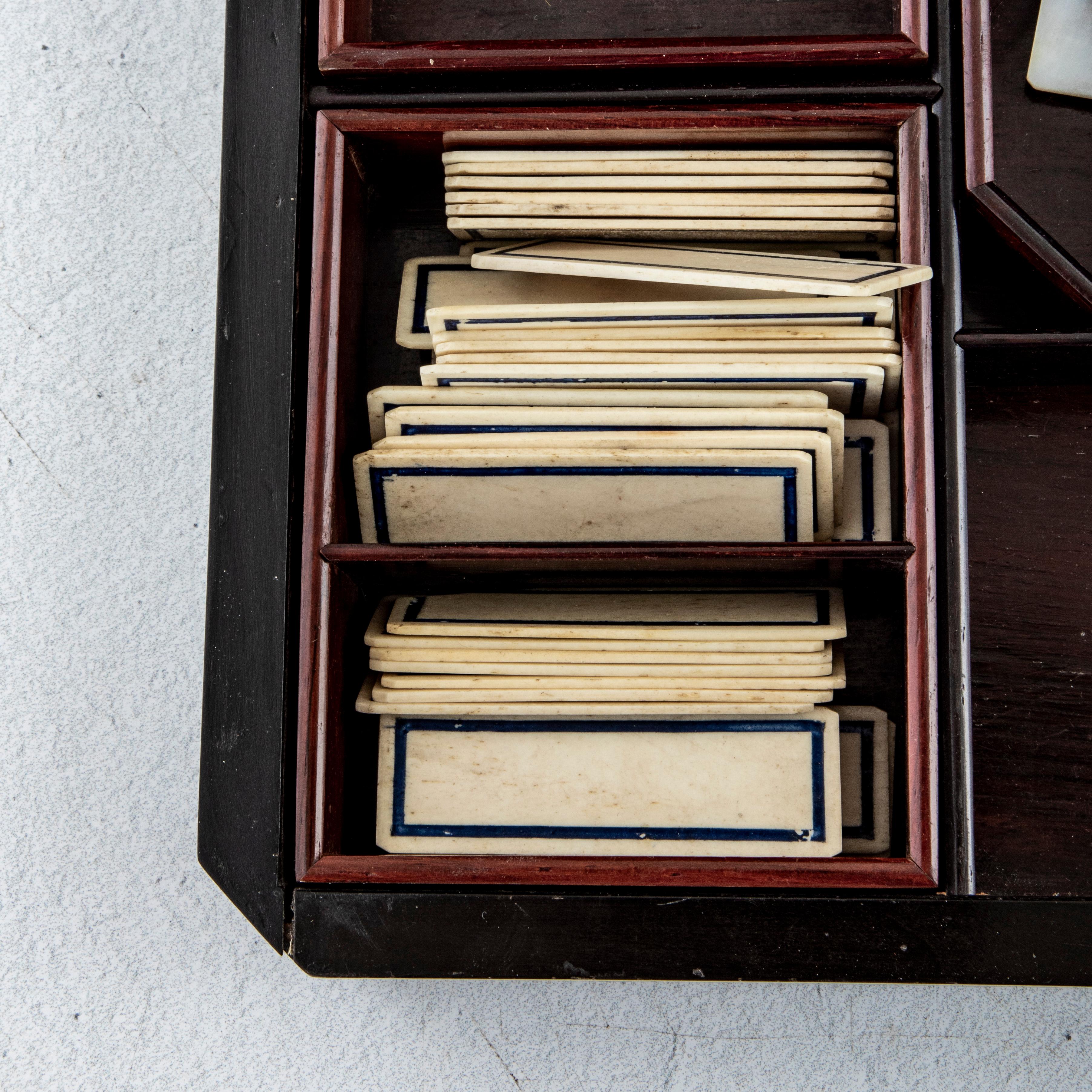 Late 19th Century French Napoleon III Period Palisander Game Box, Tortoise Shell For Sale 7