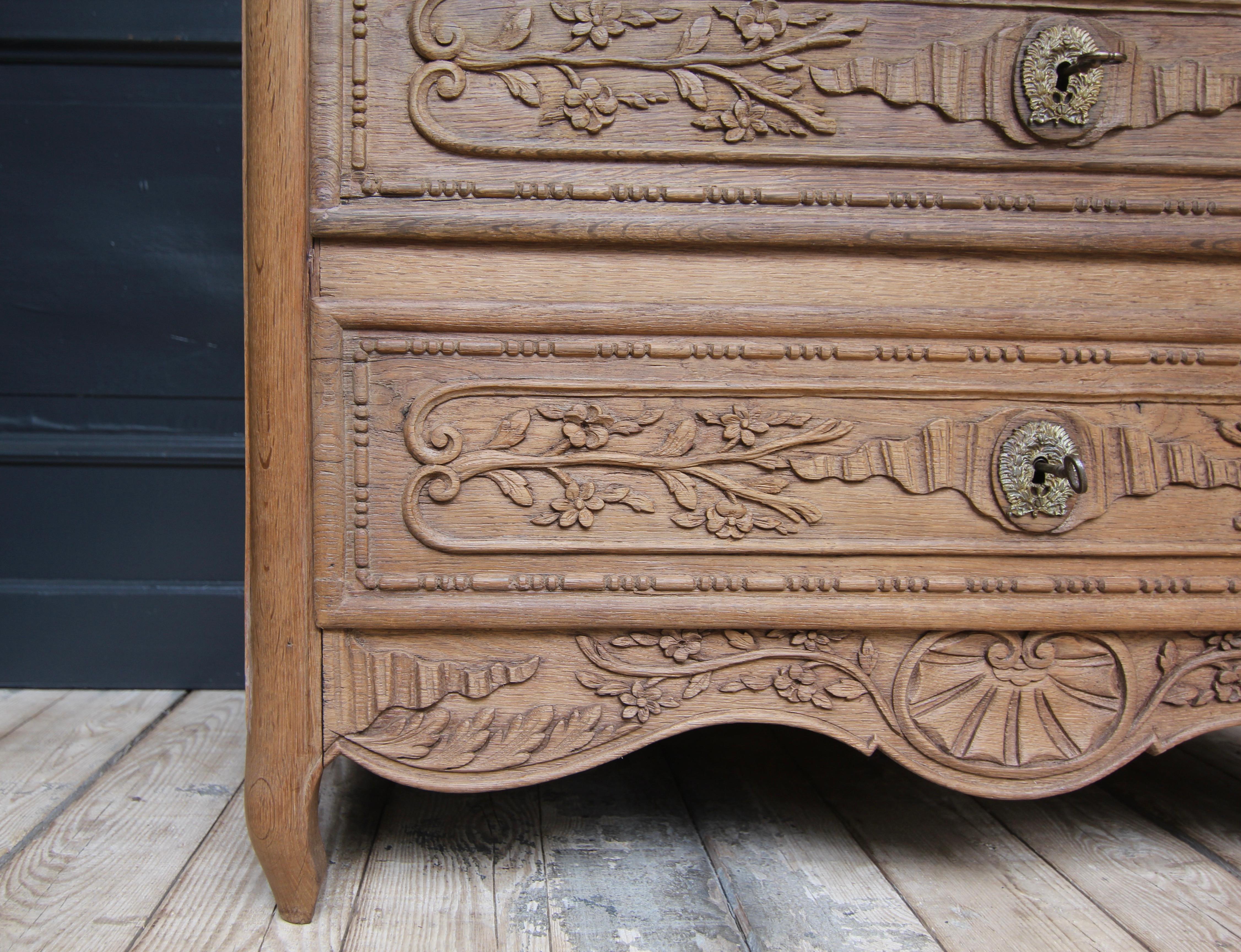 Late 19th Century French Oak Chest of Drawers For Sale 7