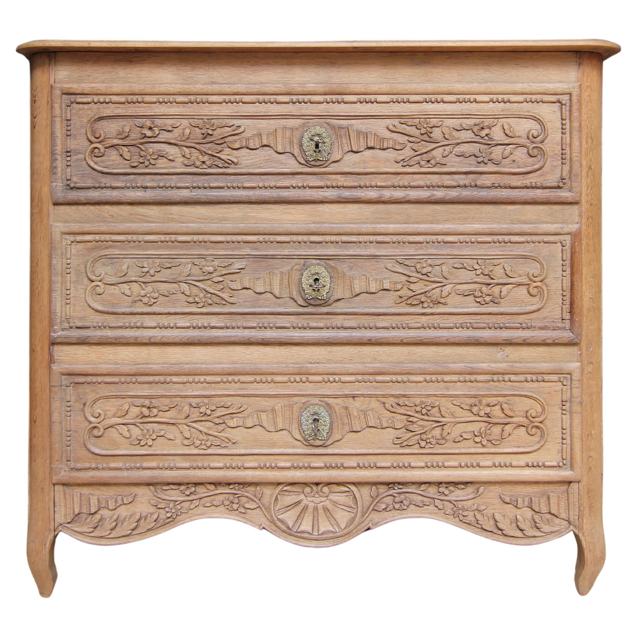 Late 19th Century French Oak Chest of Drawers For Sale