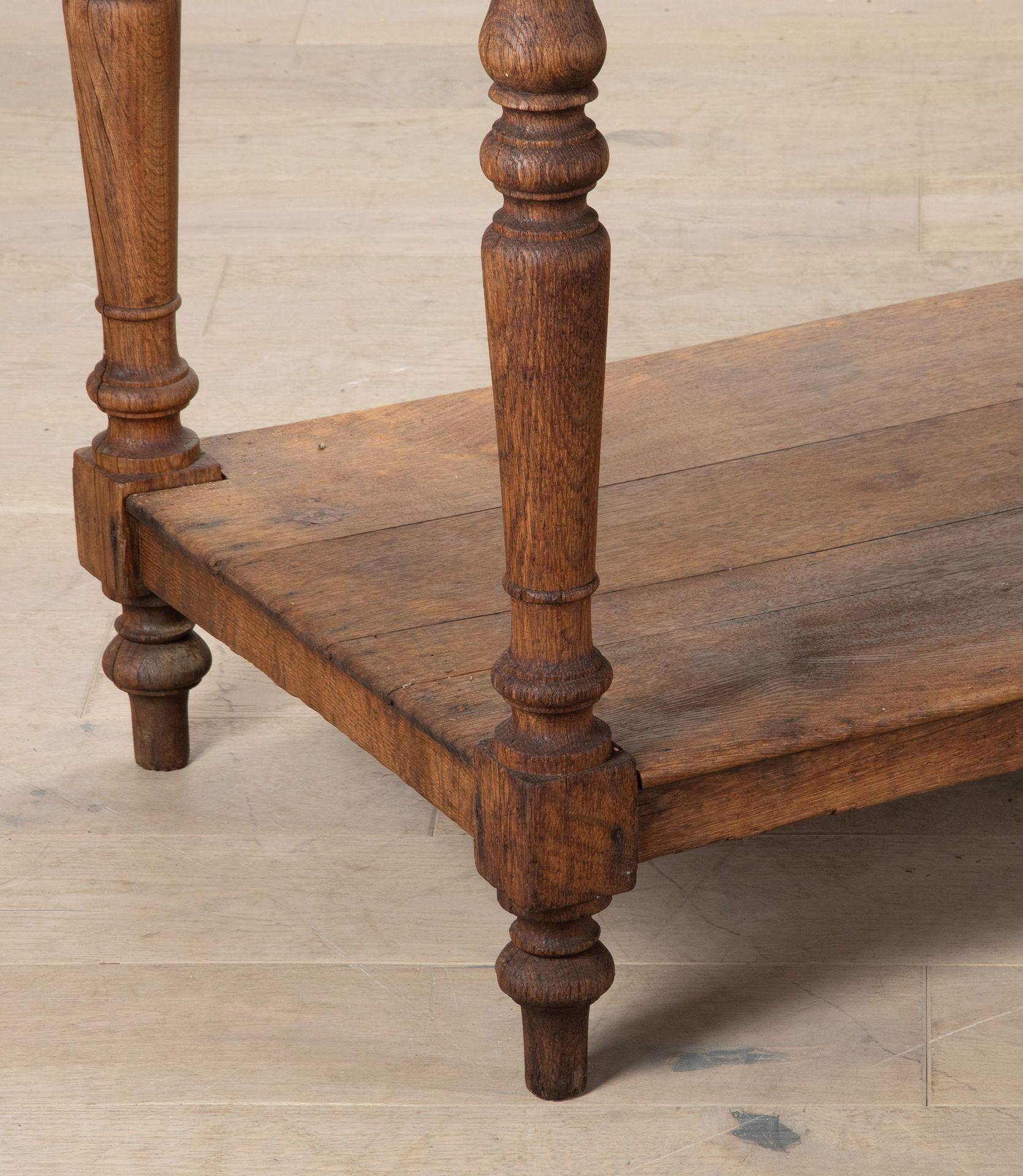 Table à drapiers en chêne français de la fin du 19e siècle en vente 8