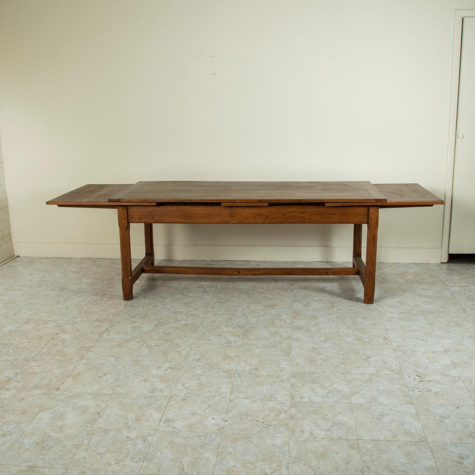Late 19th Century French Oak Farm Table with Draw Leaves 2