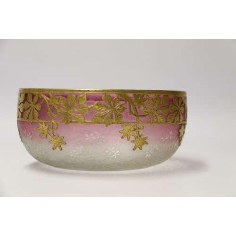  Late 19th century French overlaid and acid etched glass bowl circa 1900 For Sale 3