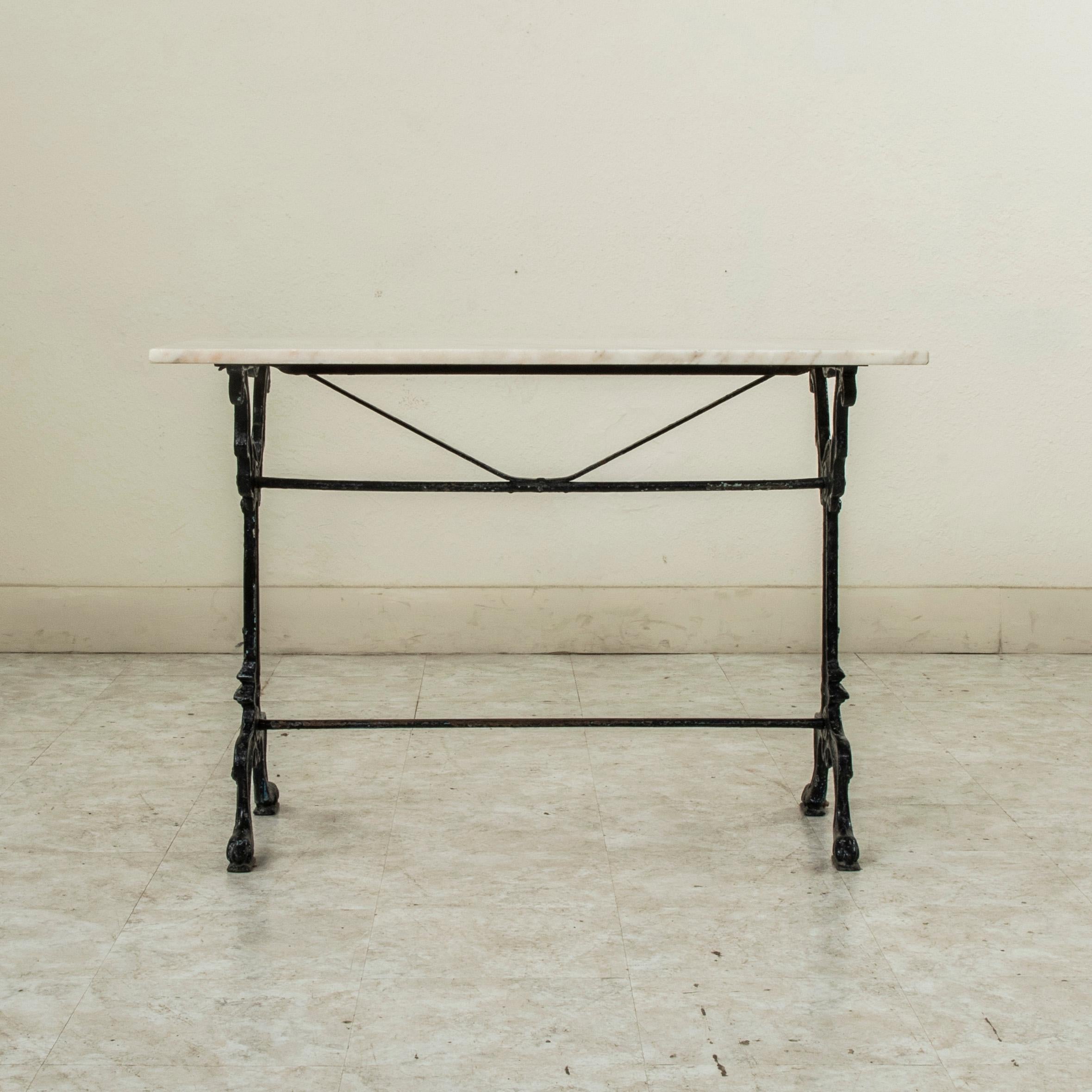 Late 19th Century French Painted Cast Iron and Marble Bistro Table, Garden Table In Good Condition For Sale In Fayetteville, AR
