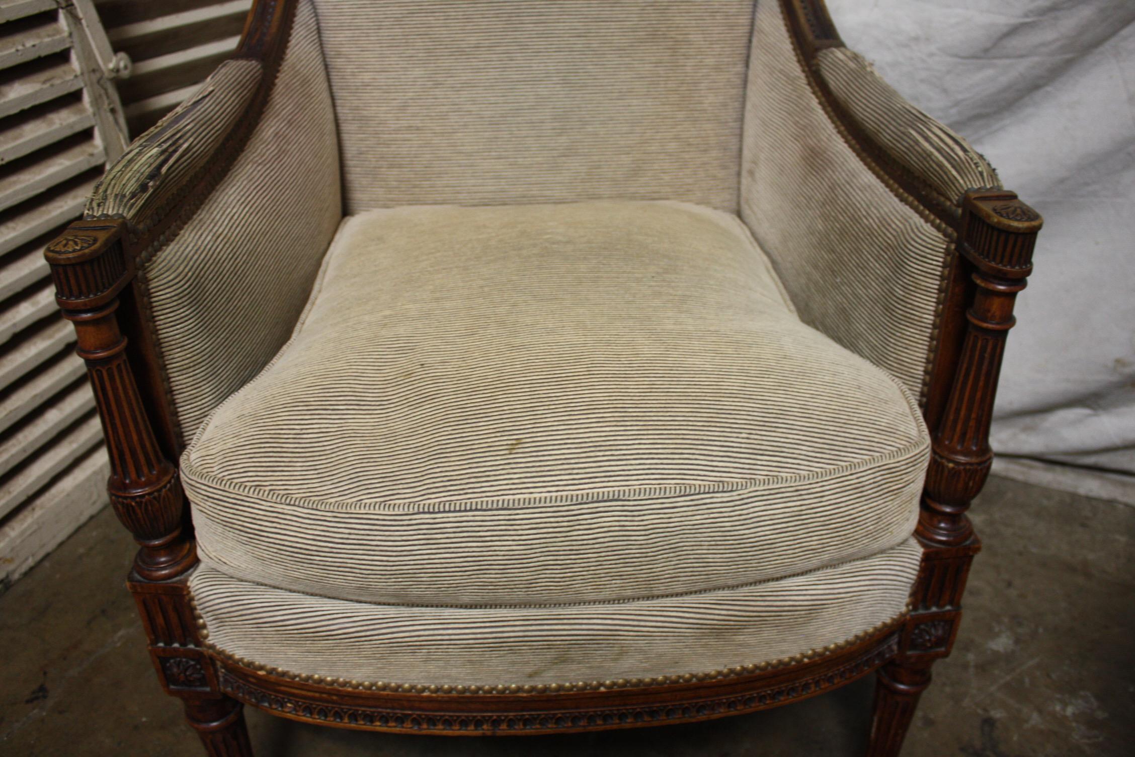 Late 19th Century French Pair of Bergere Chairs 3