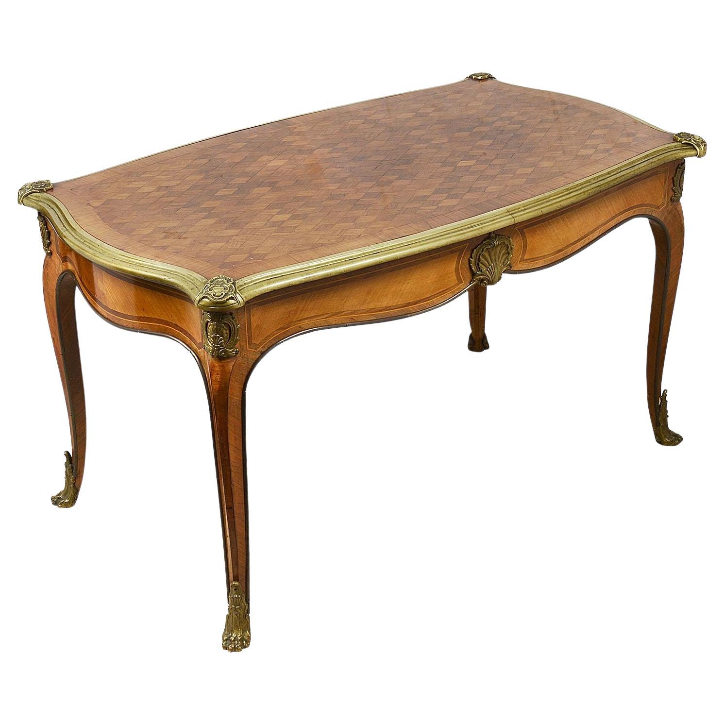 Table d'appoint / table basse Inalid en parqueterie française de la fin du XIXe siècle en vente