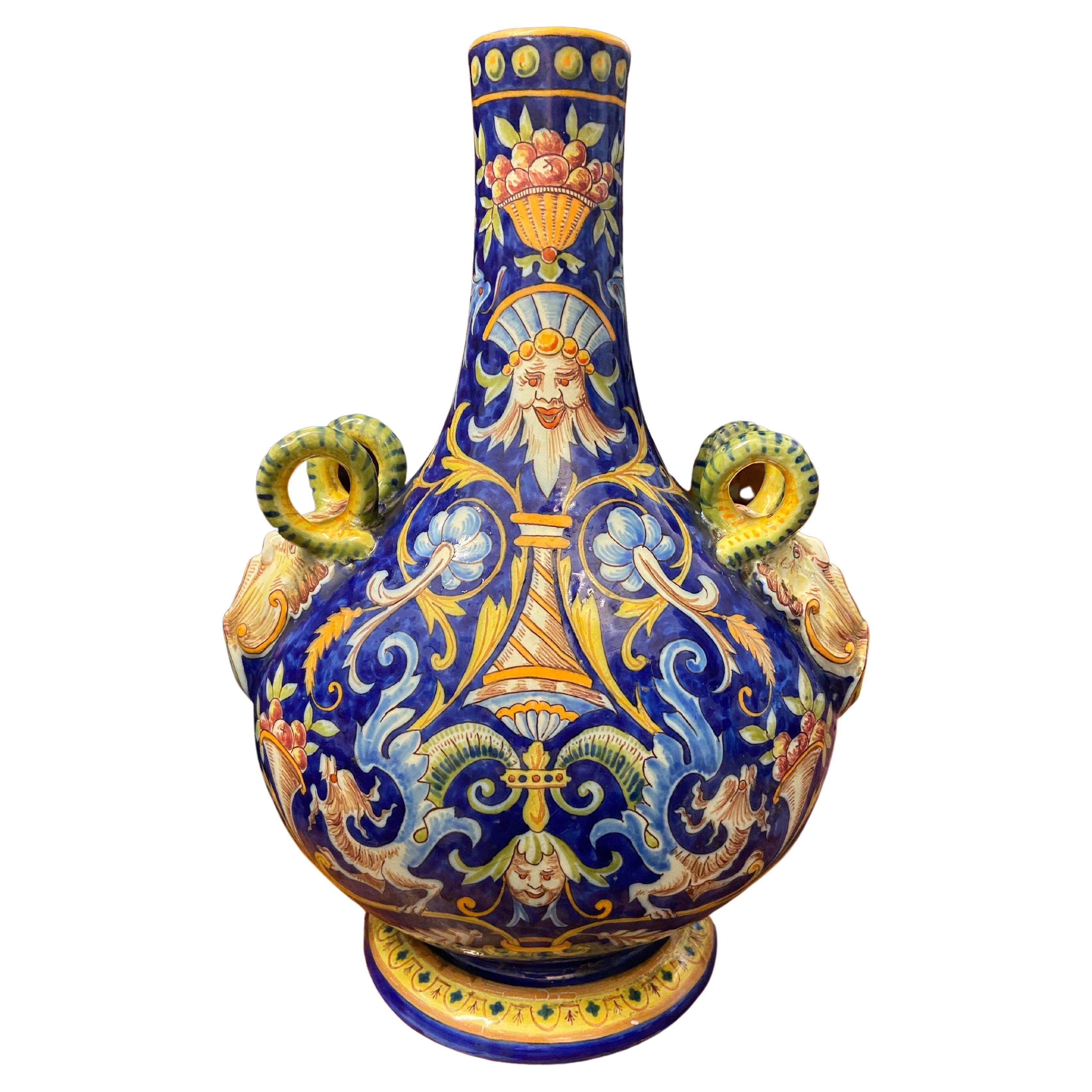 Vase ou centre de table en céramique polychrome de Desvres de la fin du XIXe siècle