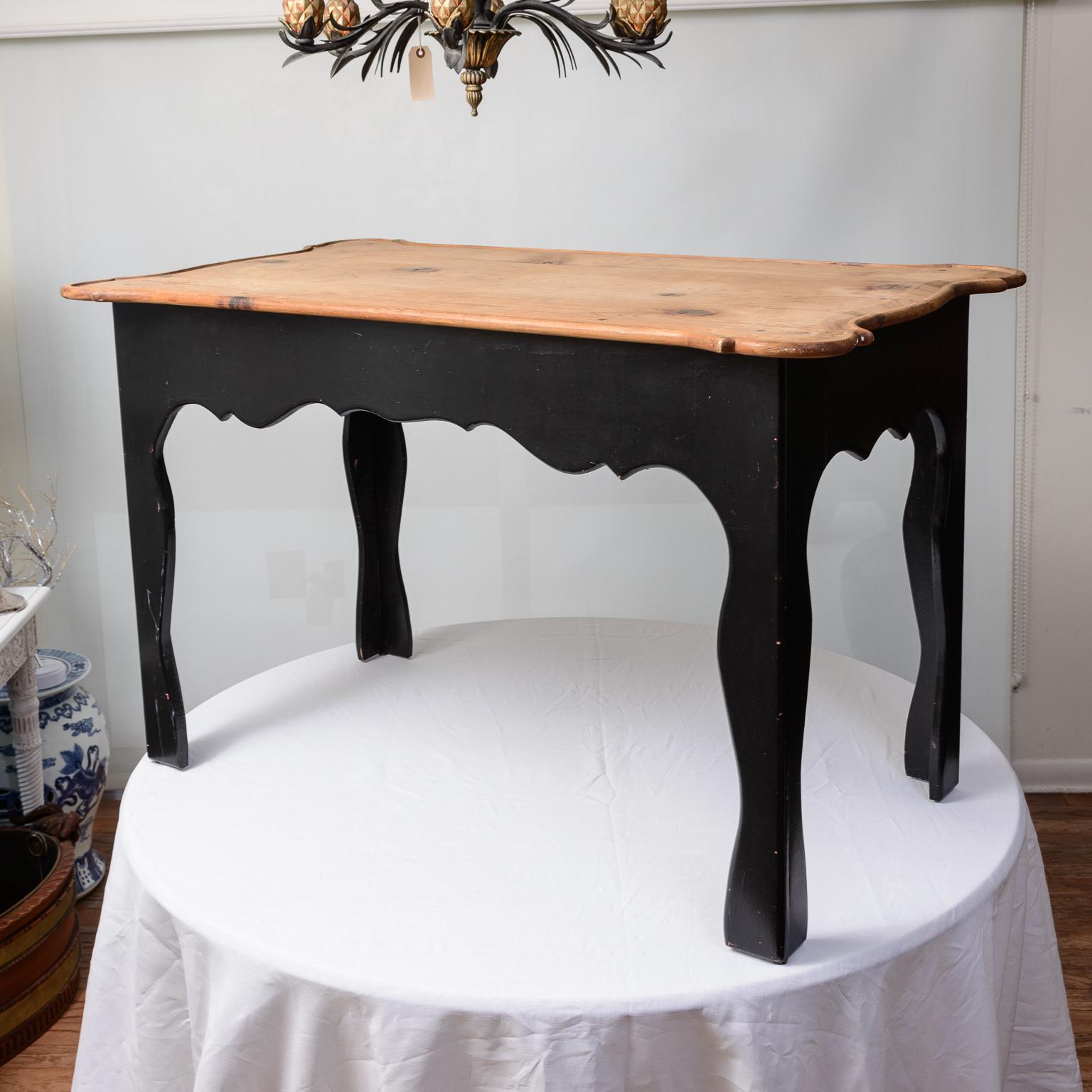 Provincial français Fin du 19ème siècle. siècle. Table provençale française avec plateau et pieds en bois naturel en vente