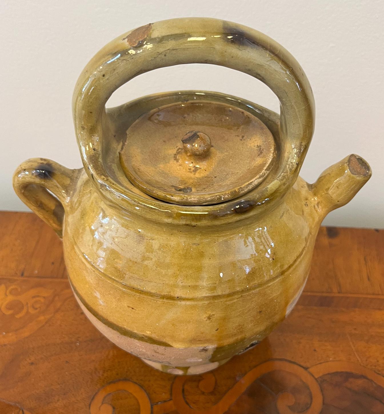 Late 19th Century French Provincial Yellow Glaze Terra Cotta Wine Jug In Good Condition For Sale In Middleburg, VA