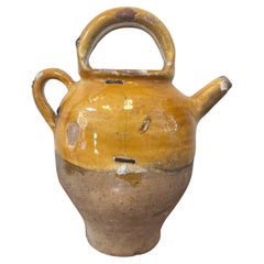 Gelber glasierter Weinkrug aus Terrakotta im französischen Provinzstil des späten 19. Jahrhunderts