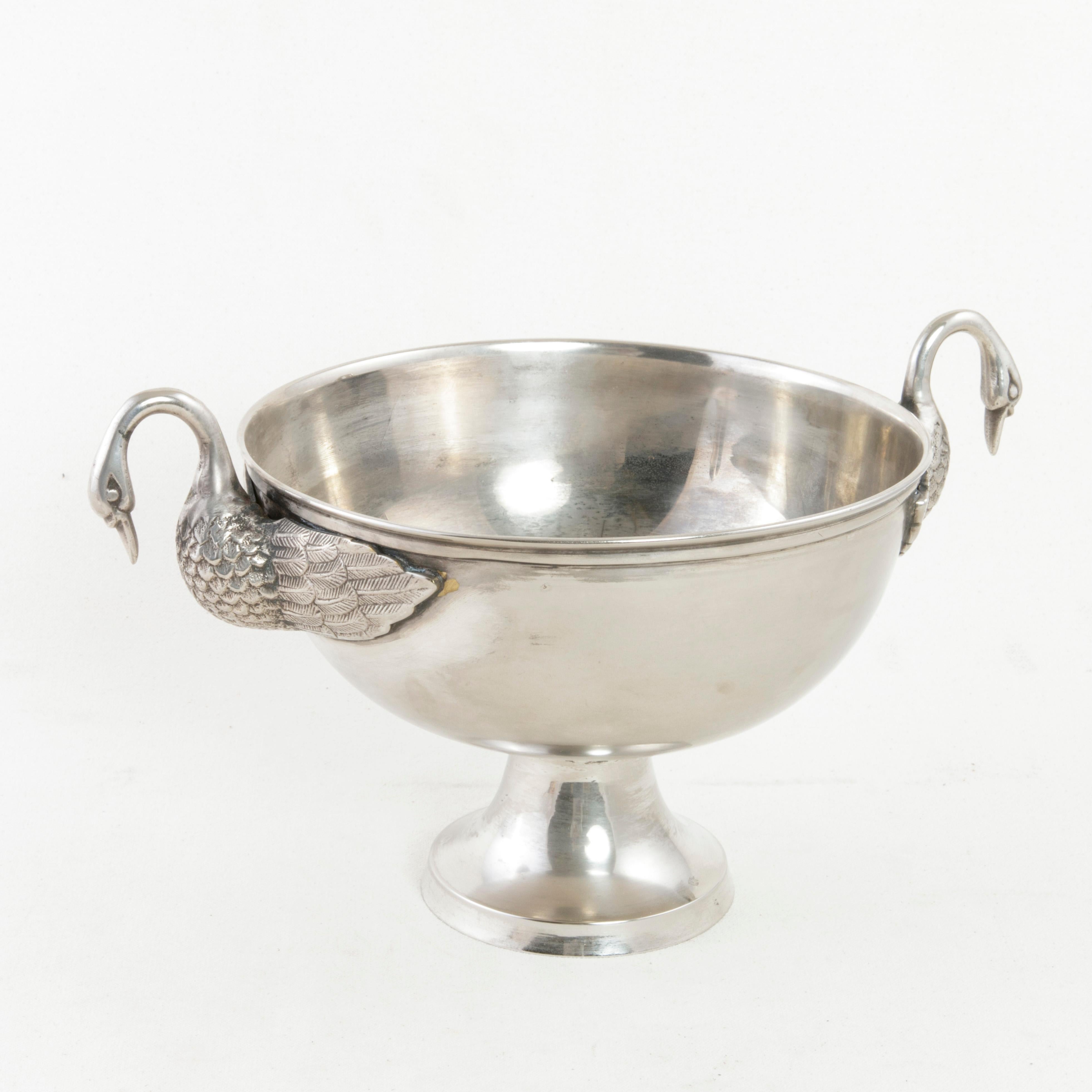 Late 19th Century French Restauration Style Silver Plate Ice Bucket with Swans In Good Condition In Fayetteville, AR