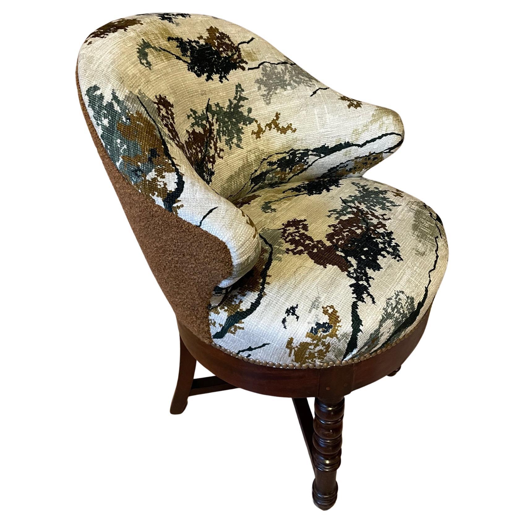Französischer neu gepolsterter Sessel des späten 19. Jahrhunderts, 1890er Jahre im Angebot