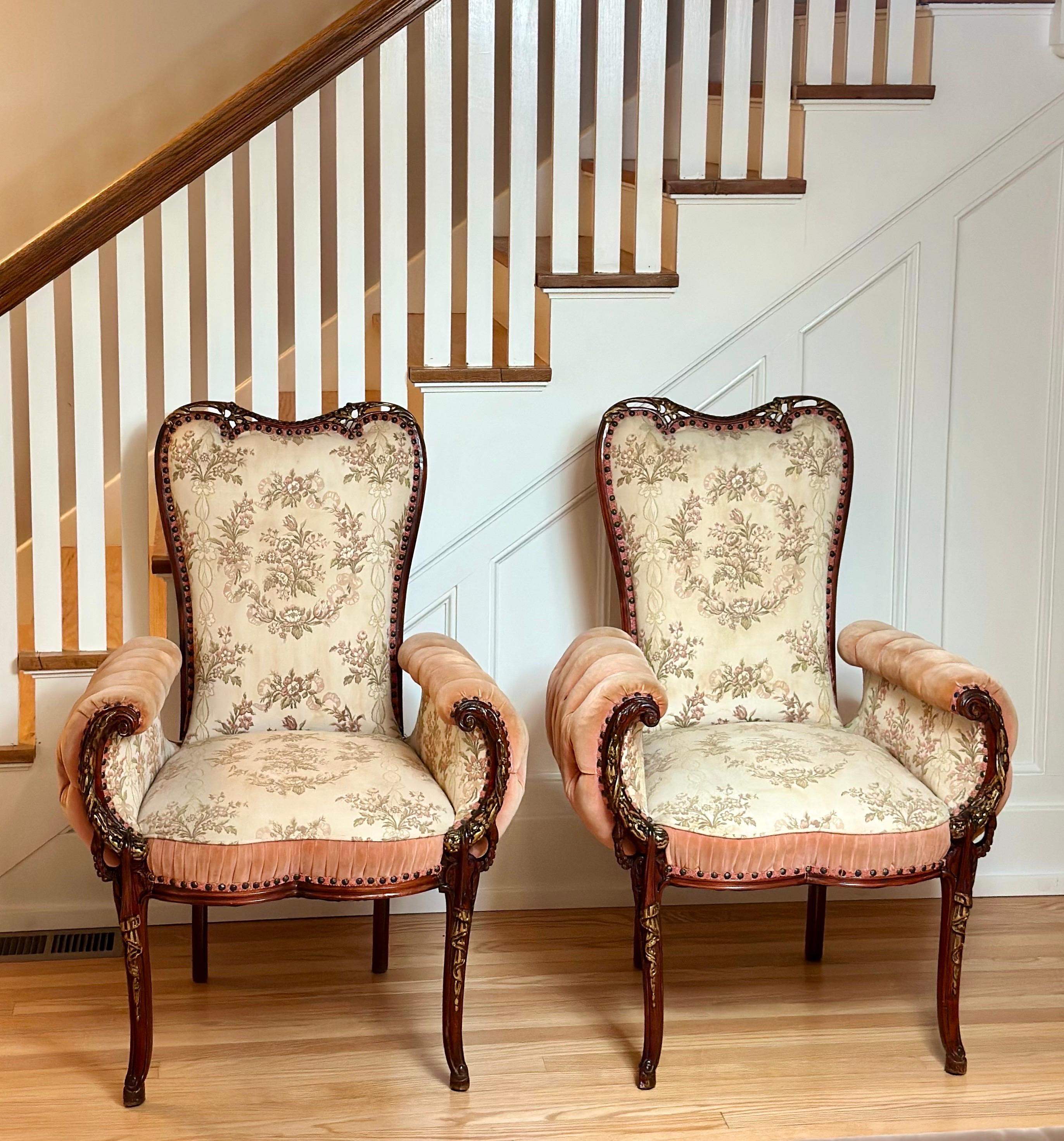 Paire de Fauteuils de la fin du 19ème siècle, French Rococo Revival, à accoudoirs sculpturaux et à touffes. en vente 5
