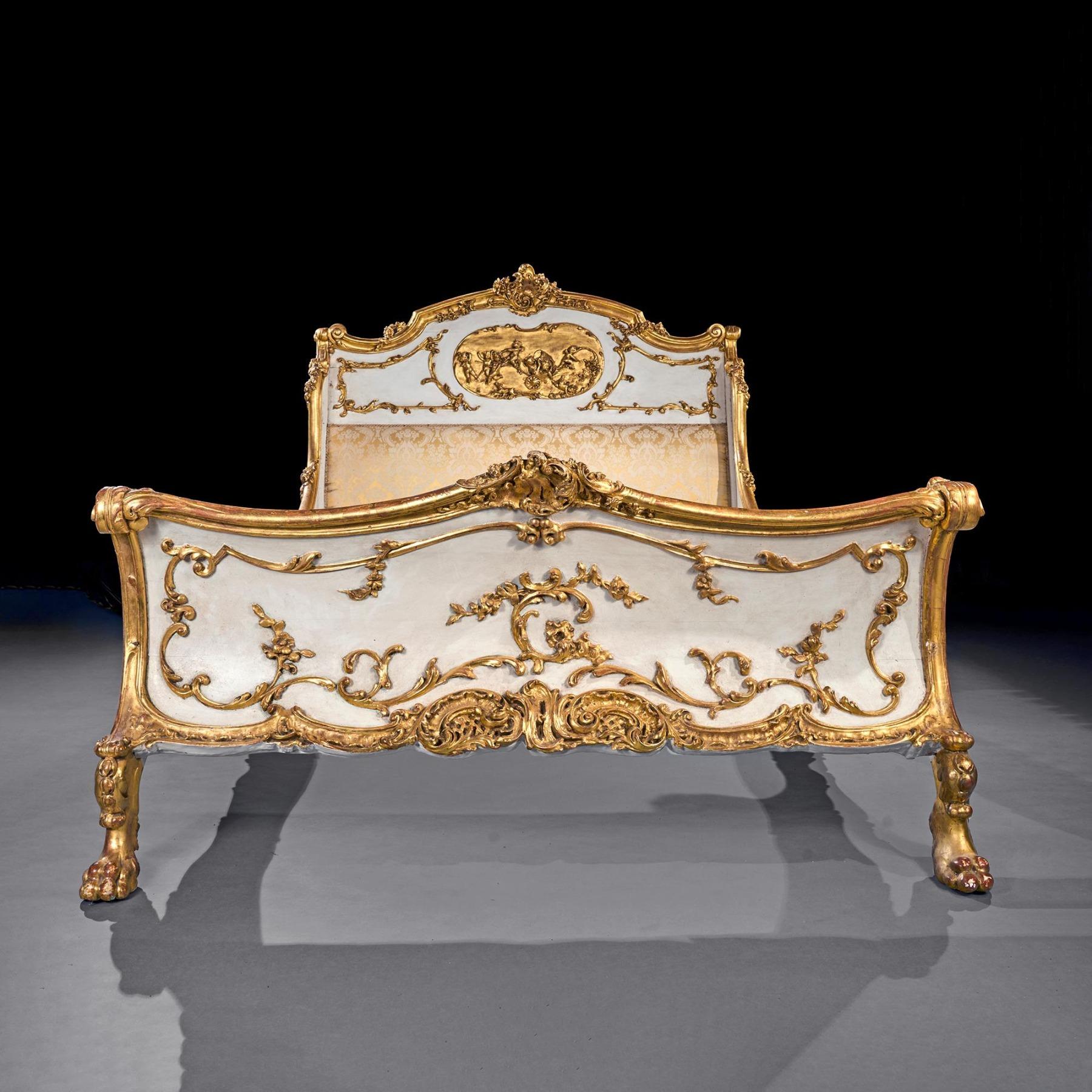 Cama King Size Pintada y Dorada de Estilo French Rococo de Finales del Siglo XIX Rococó en venta