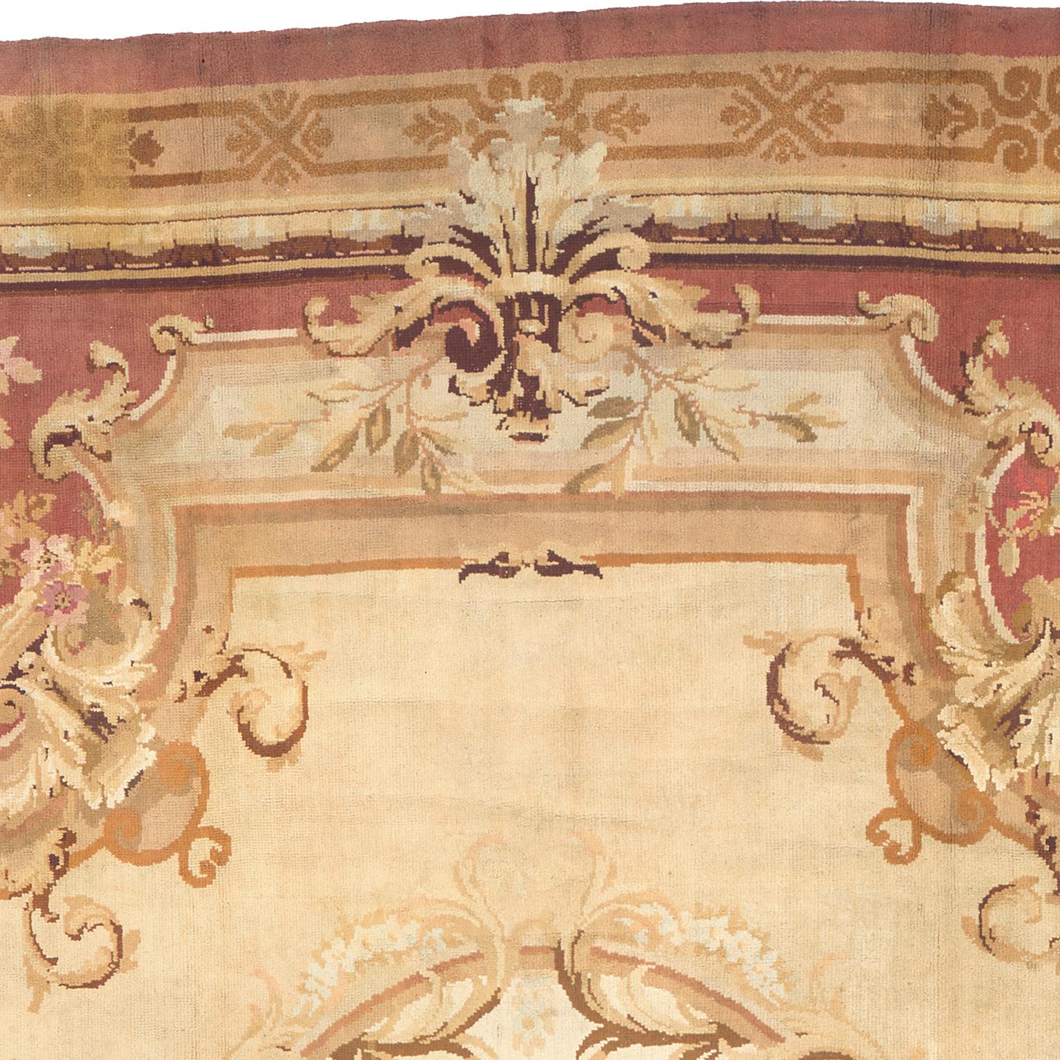 Late 19th Century French Savonnerie Rug In Good Condition For Sale In New York, NY