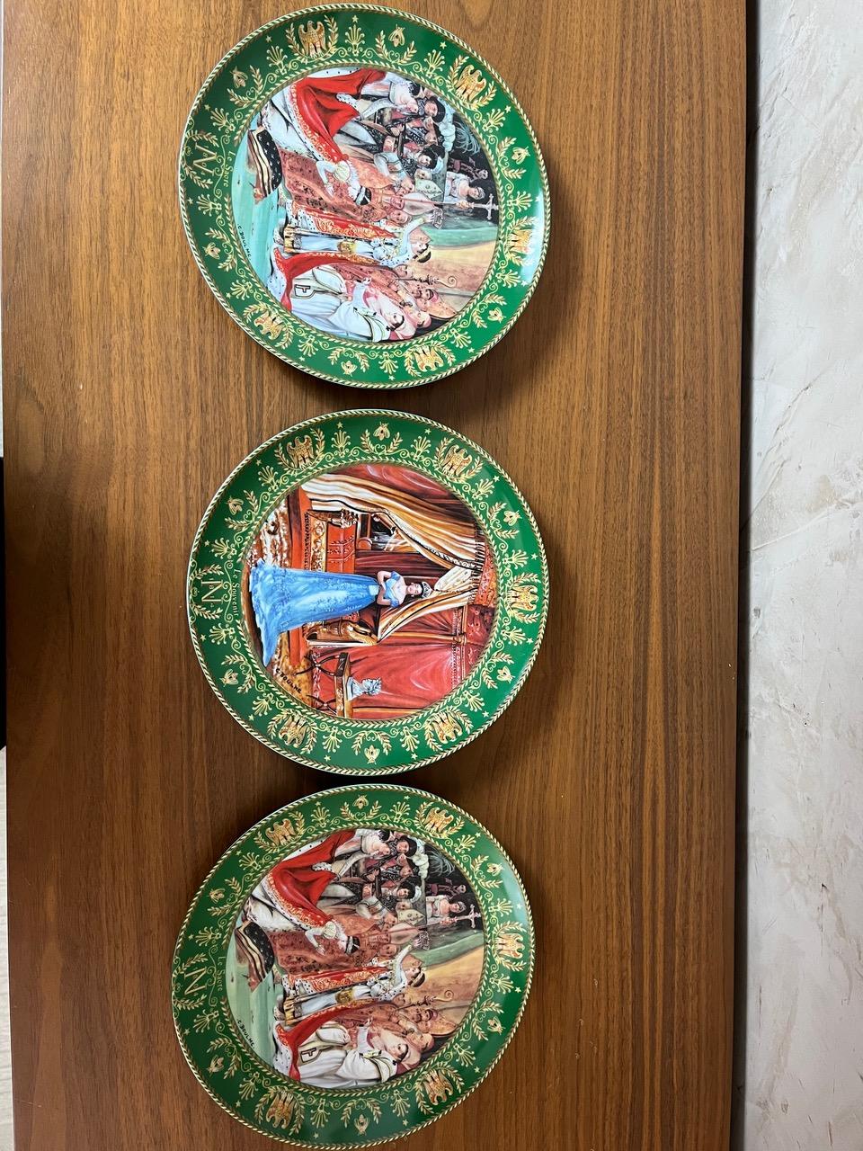 Late 19th century French Set of 3 Limoges Porcelain Napoleon Theme Plates, 1890s For Sale 4