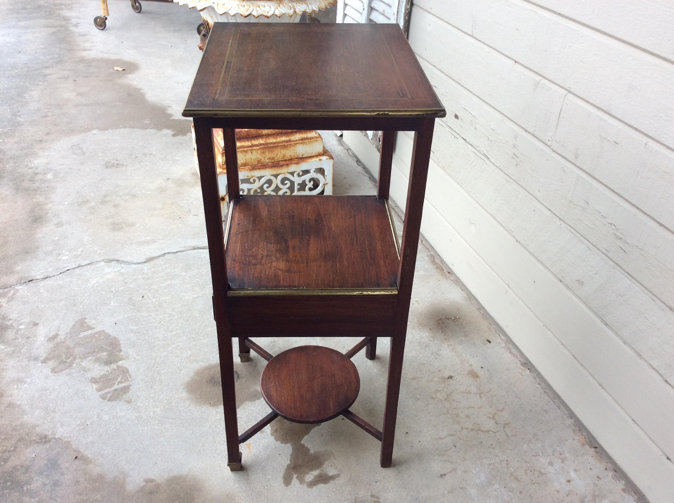 Late 19th Century French Side Table with Brass Details In Good Condition In Burton, TX