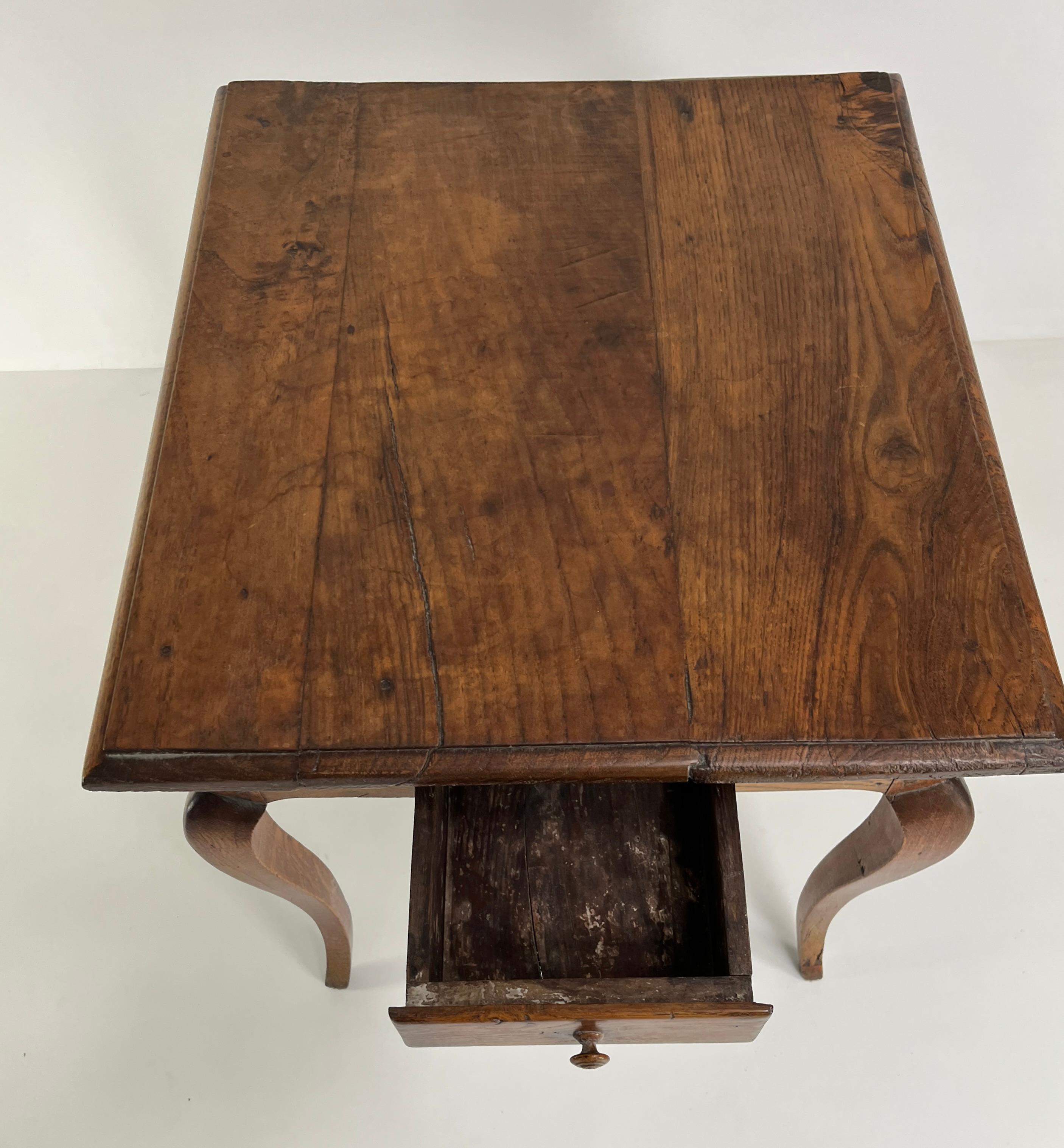 Late 19th Century French Side Table with double Drawers and Cabriole Legs For Sale 5