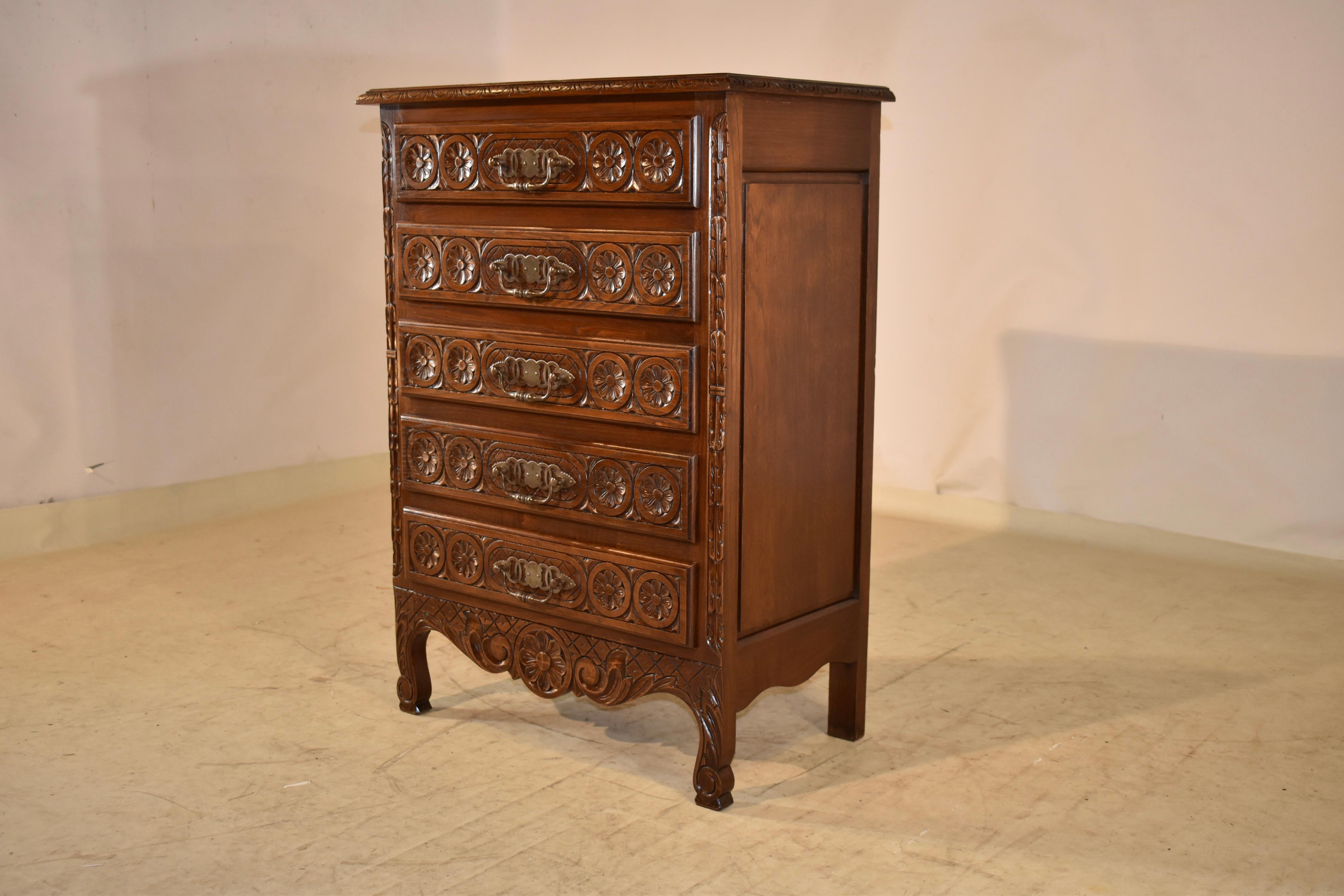 Late 19th Century French Single Chest For Sale 1