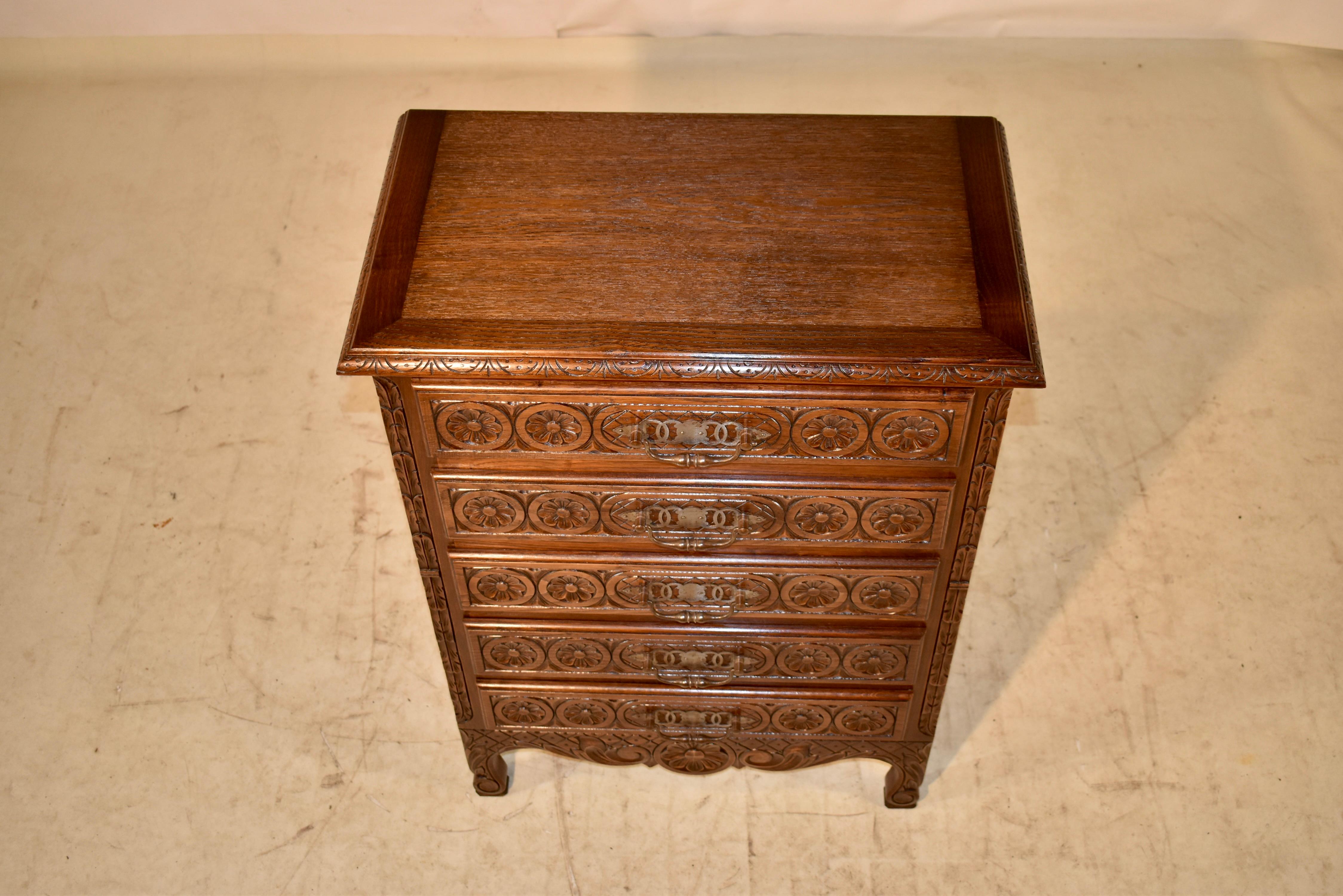 Late 19th Century French Single Chest For Sale 2