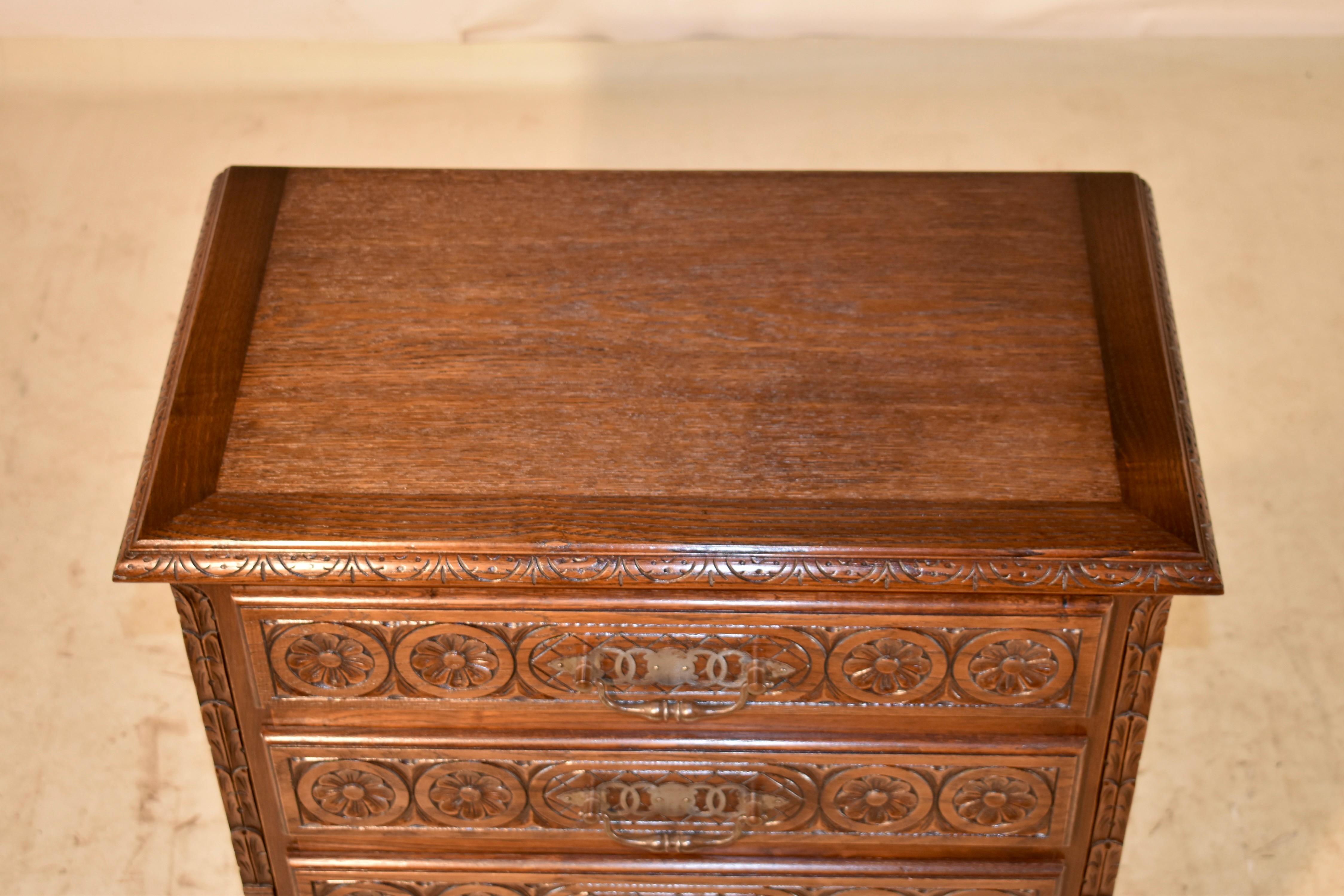 Late 19th Century French Single Chest For Sale 3