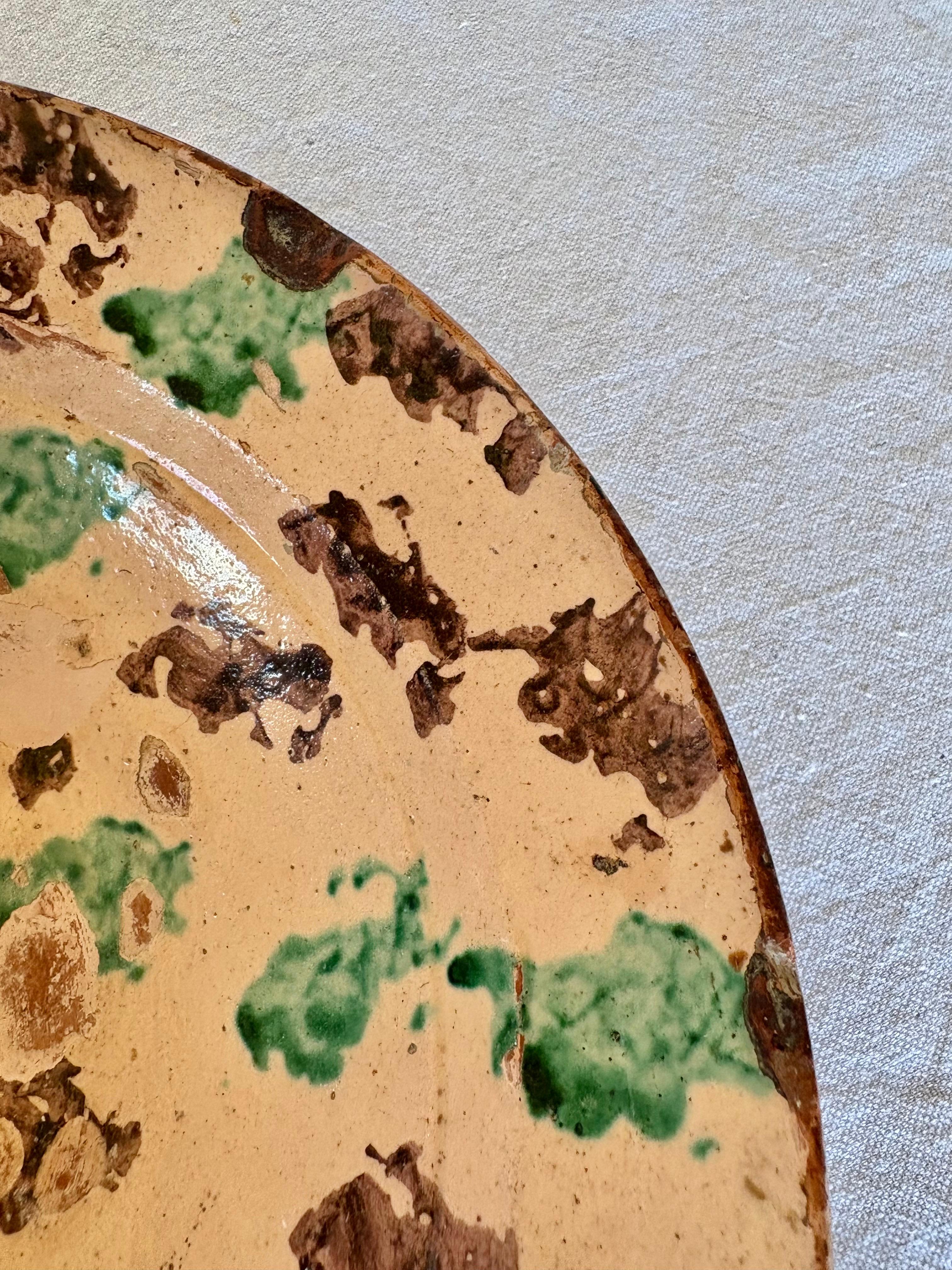 Late 19th Century French Spongeware Pottery Bowl For Sale 8
