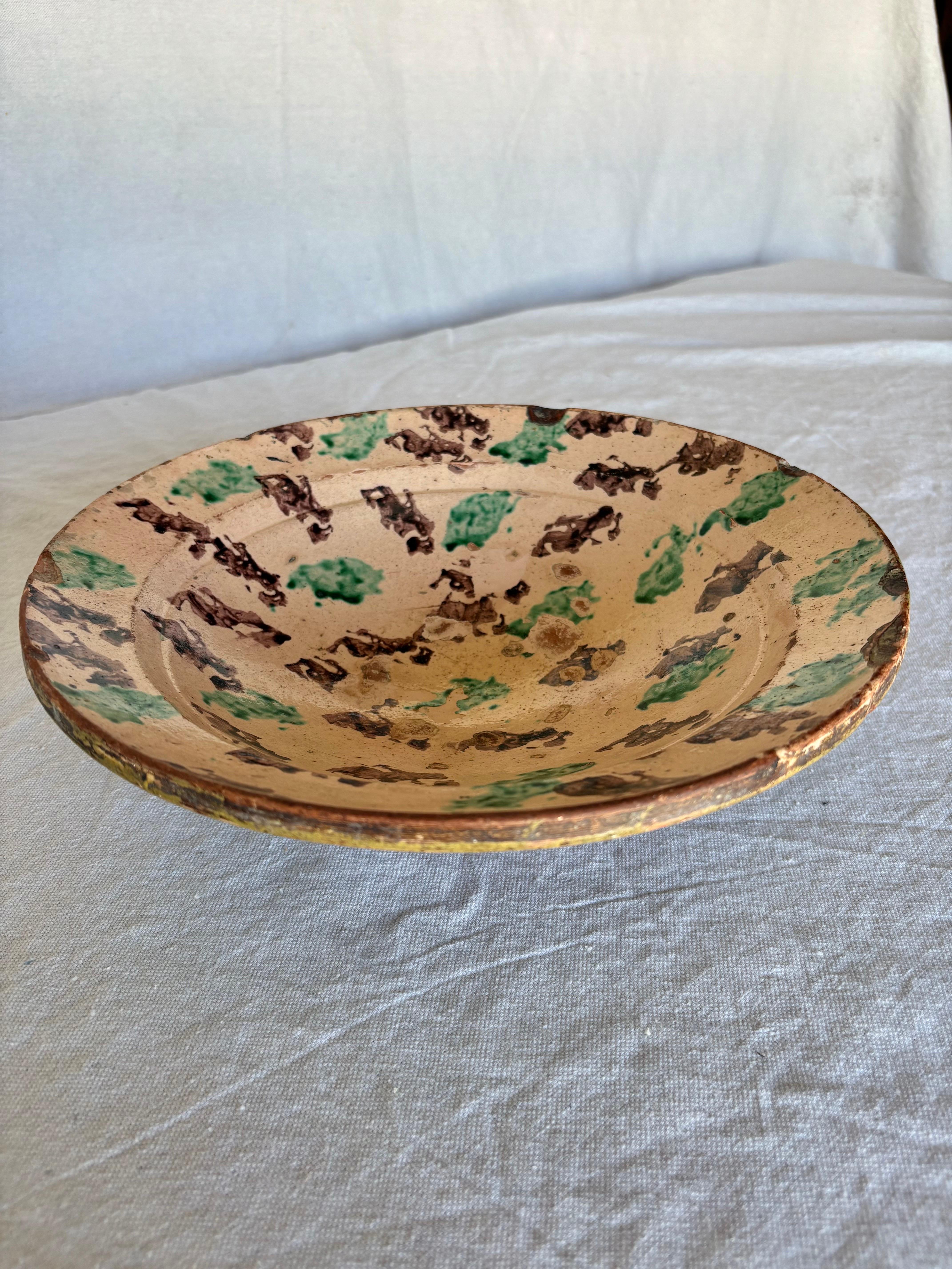 Late 19th Century French Spongeware Pottery Bowl For Sale 1