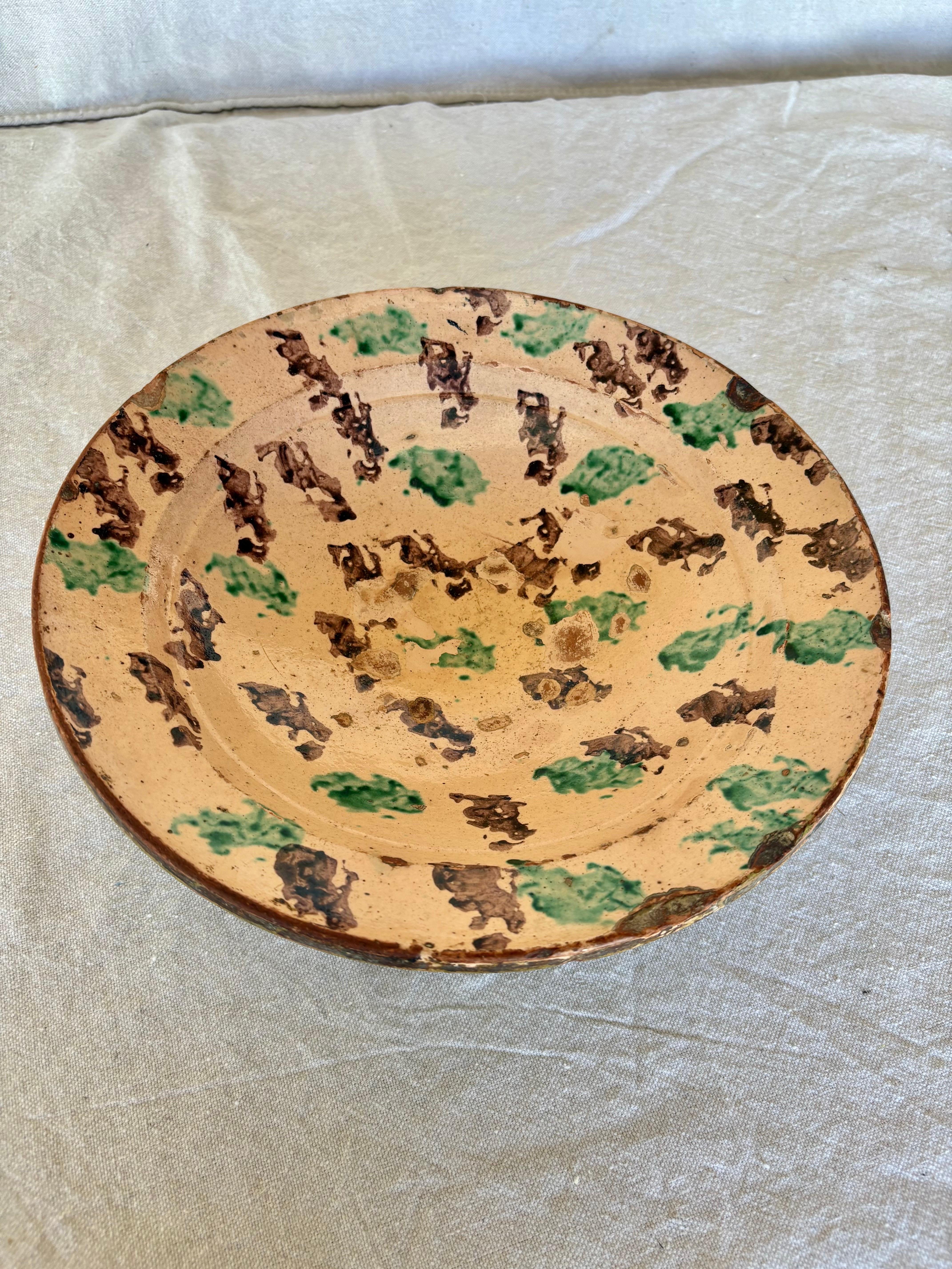 Late 19th Century French Spongeware Pottery Bowl For Sale 2