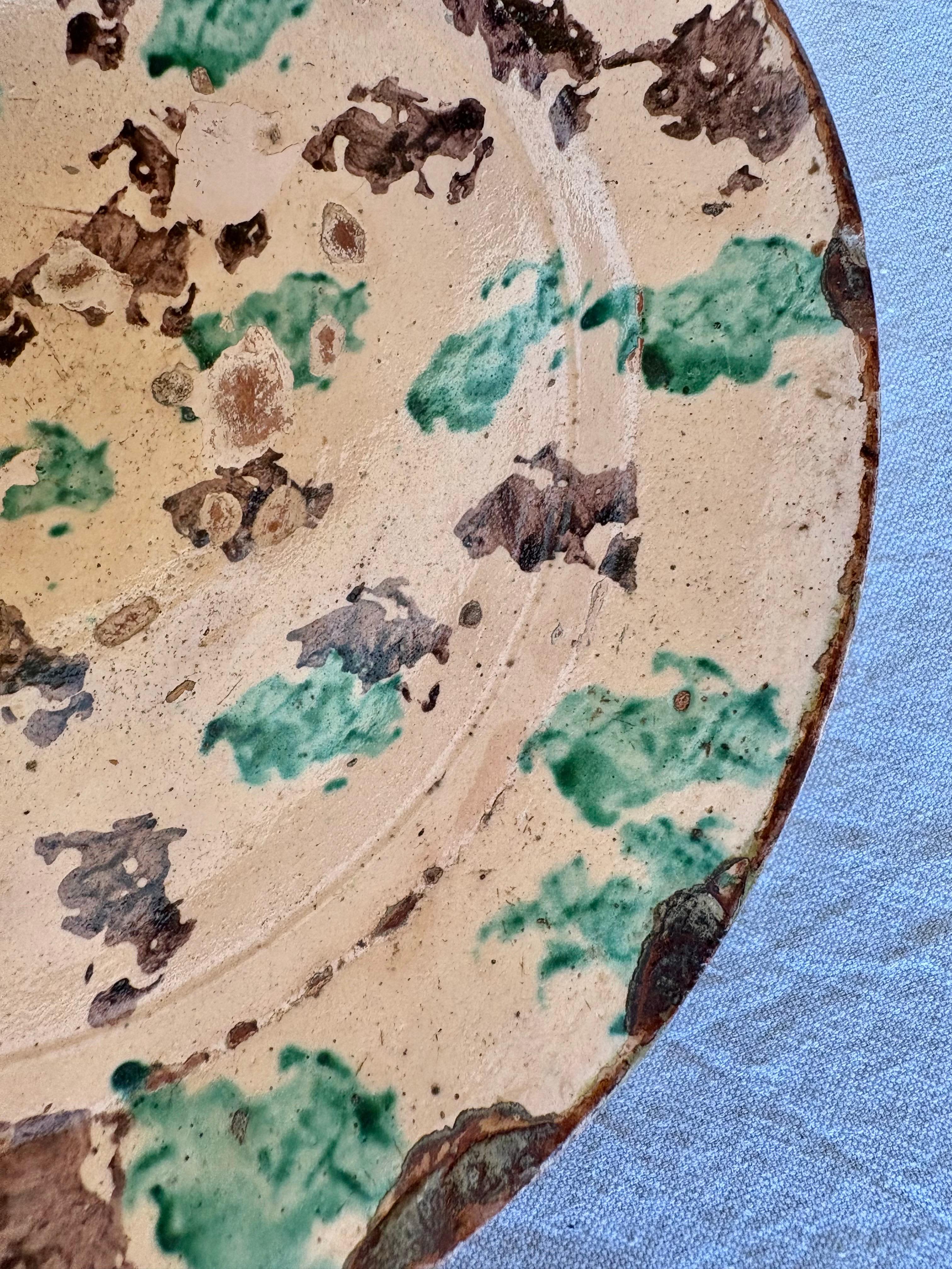 Late 19th Century French Spongeware Pottery Bowl For Sale 5