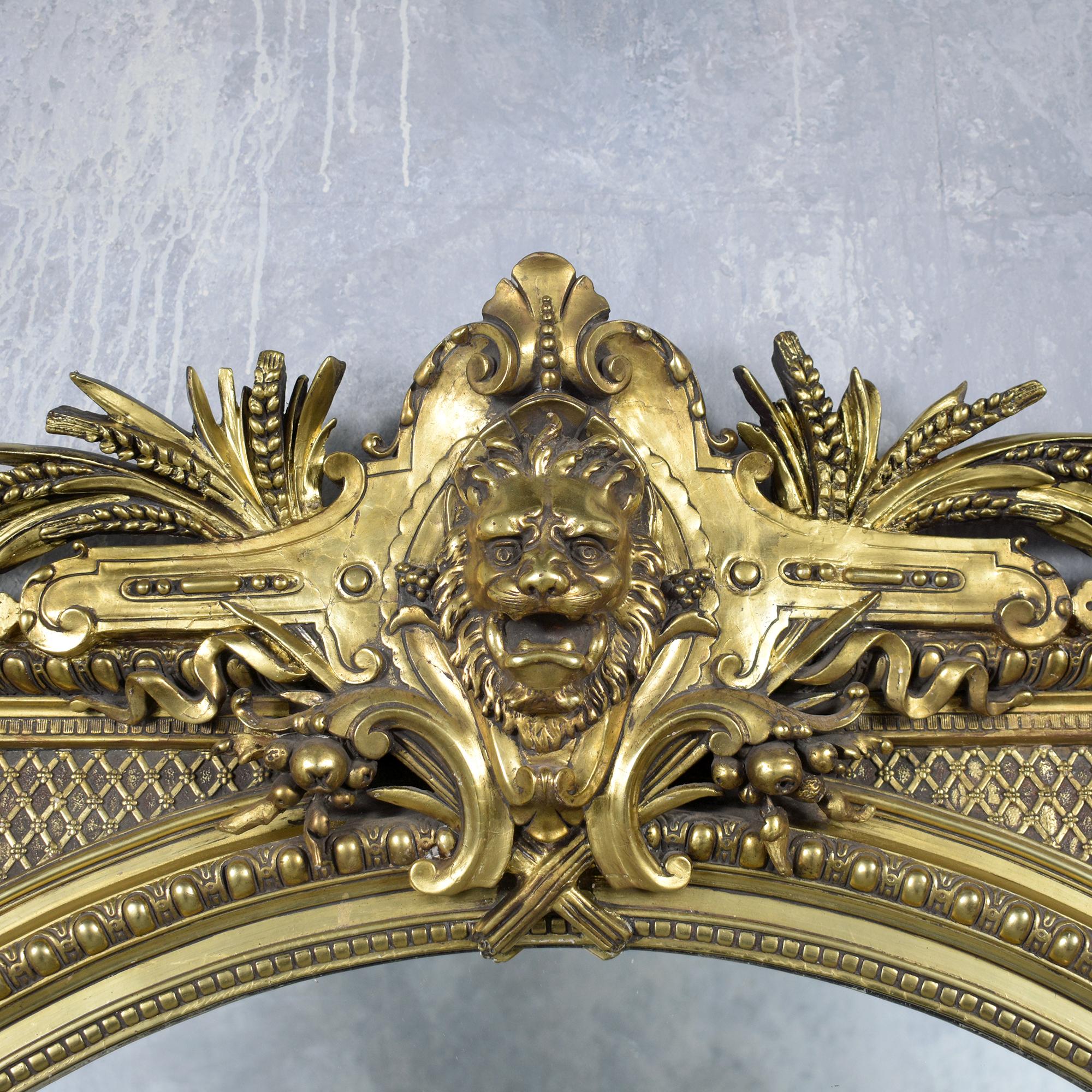 Sculpté Miroir sur pied en bois doré de la fin du XIXe siècle : Elegance restaurée en vente