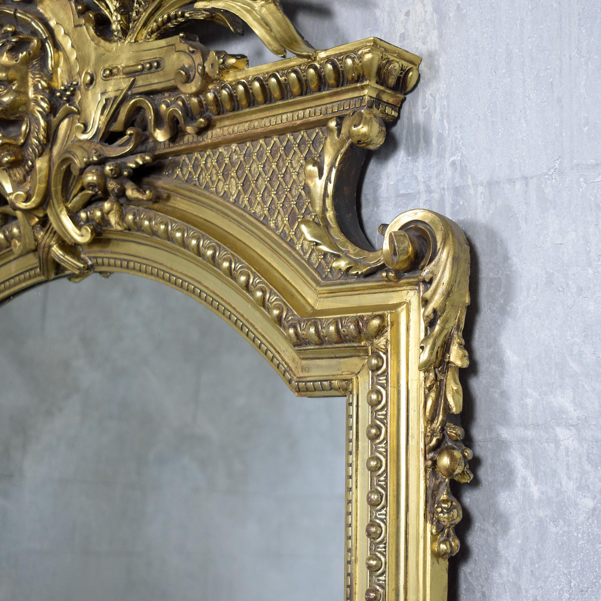 Late 19th-Century French Giltwood Standing Mirror: Restored Elegance For Sale 1