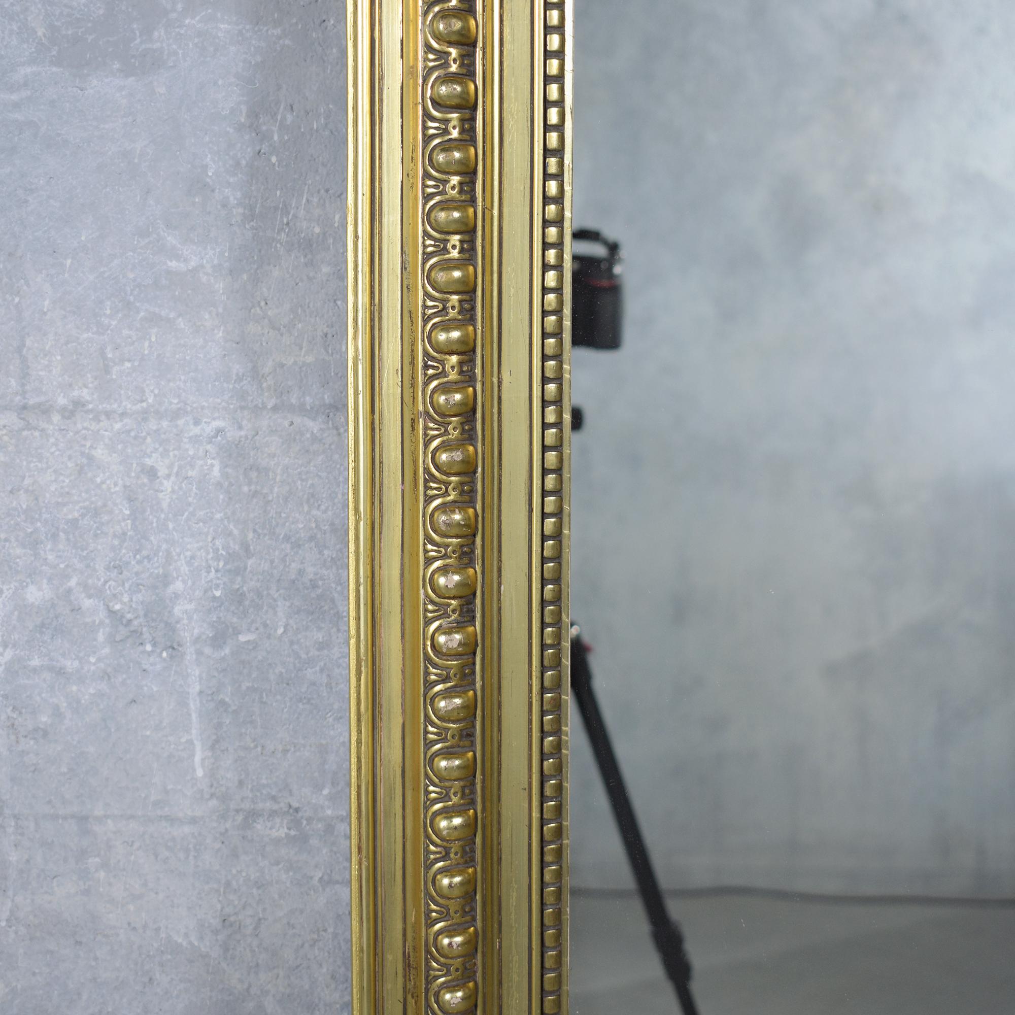 Late 19th-Century French Giltwood Standing Mirror: Restored Elegance For Sale 2