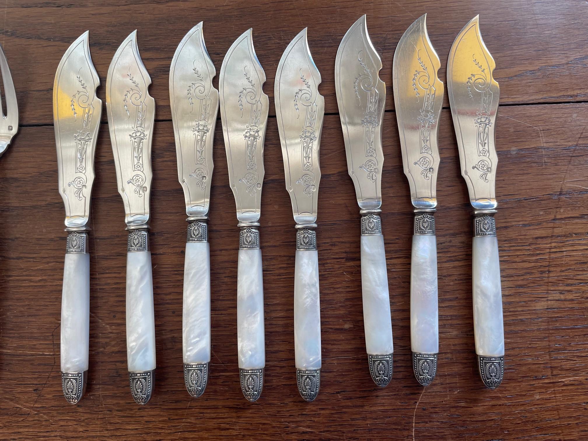 Late 19th Century, French, Sterling Silver and Mother-of-Pearl Fish Cutlery  In Good Condition For Sale In LEGNY, FR