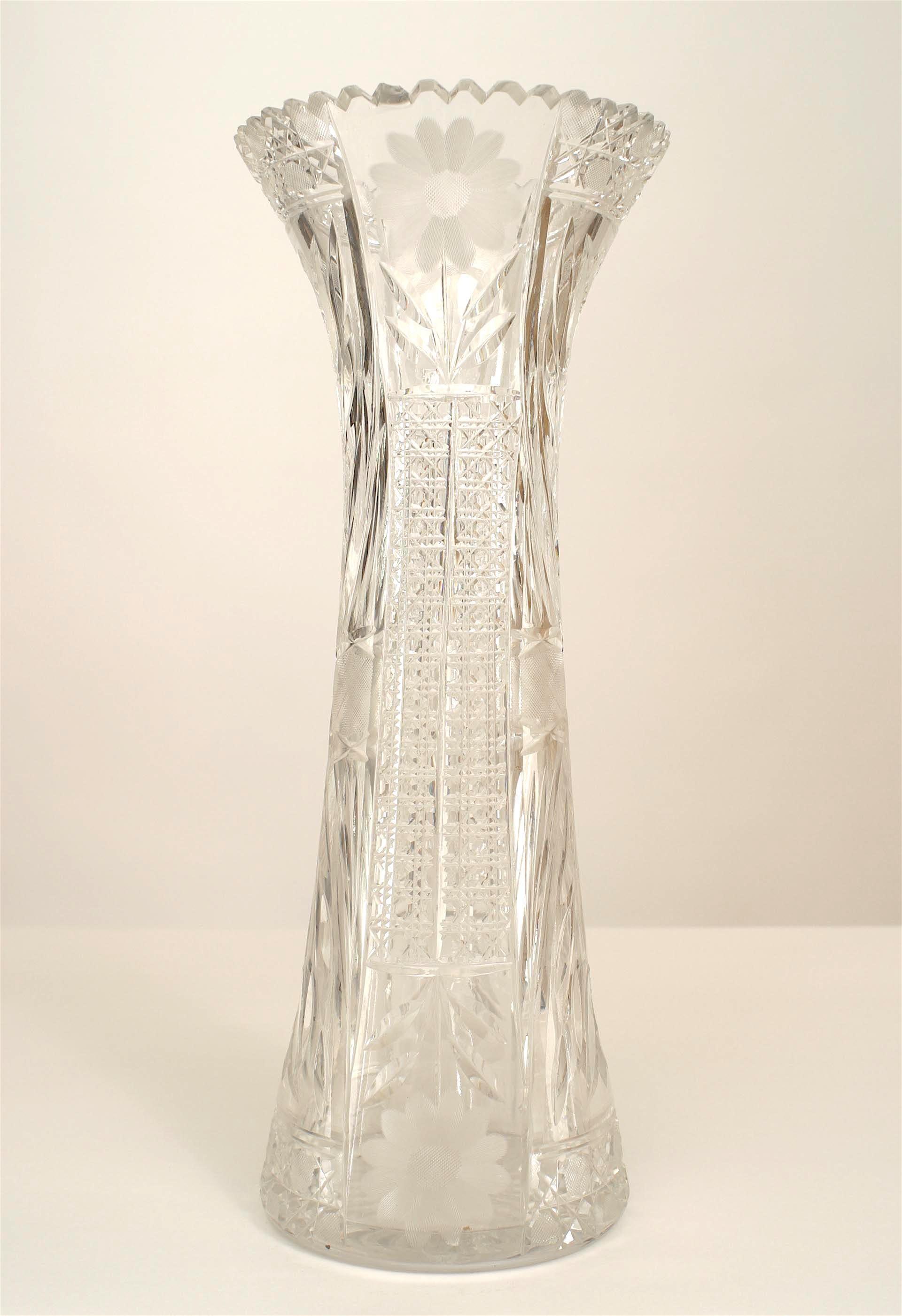 Late 19th Century French Victorian Cut Crystal Vase In Good Condition For Sale In New York, NY