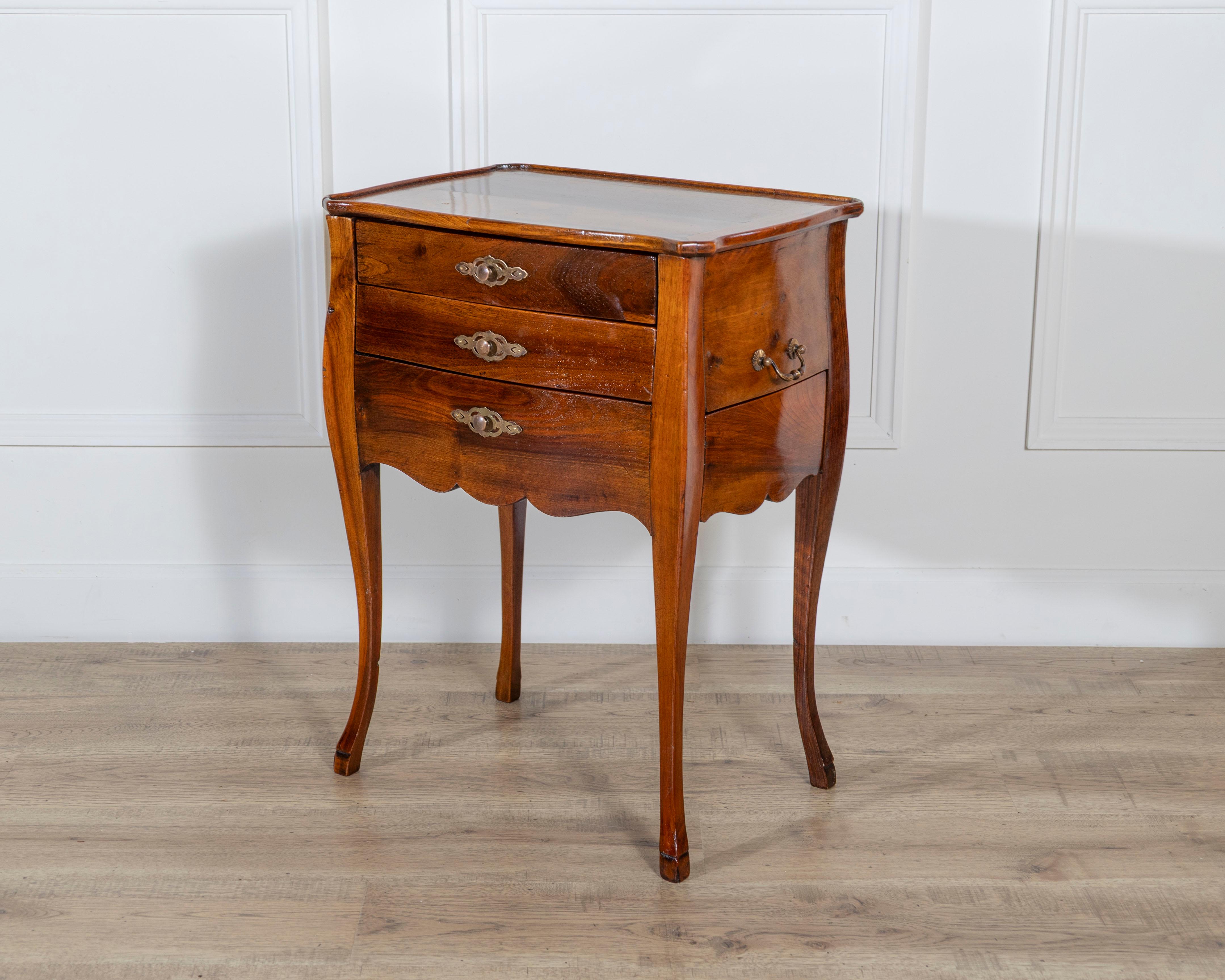 Late 19th-Century French Walnut Bedside Cabinet with Hidden Writing Desk For Sale 3