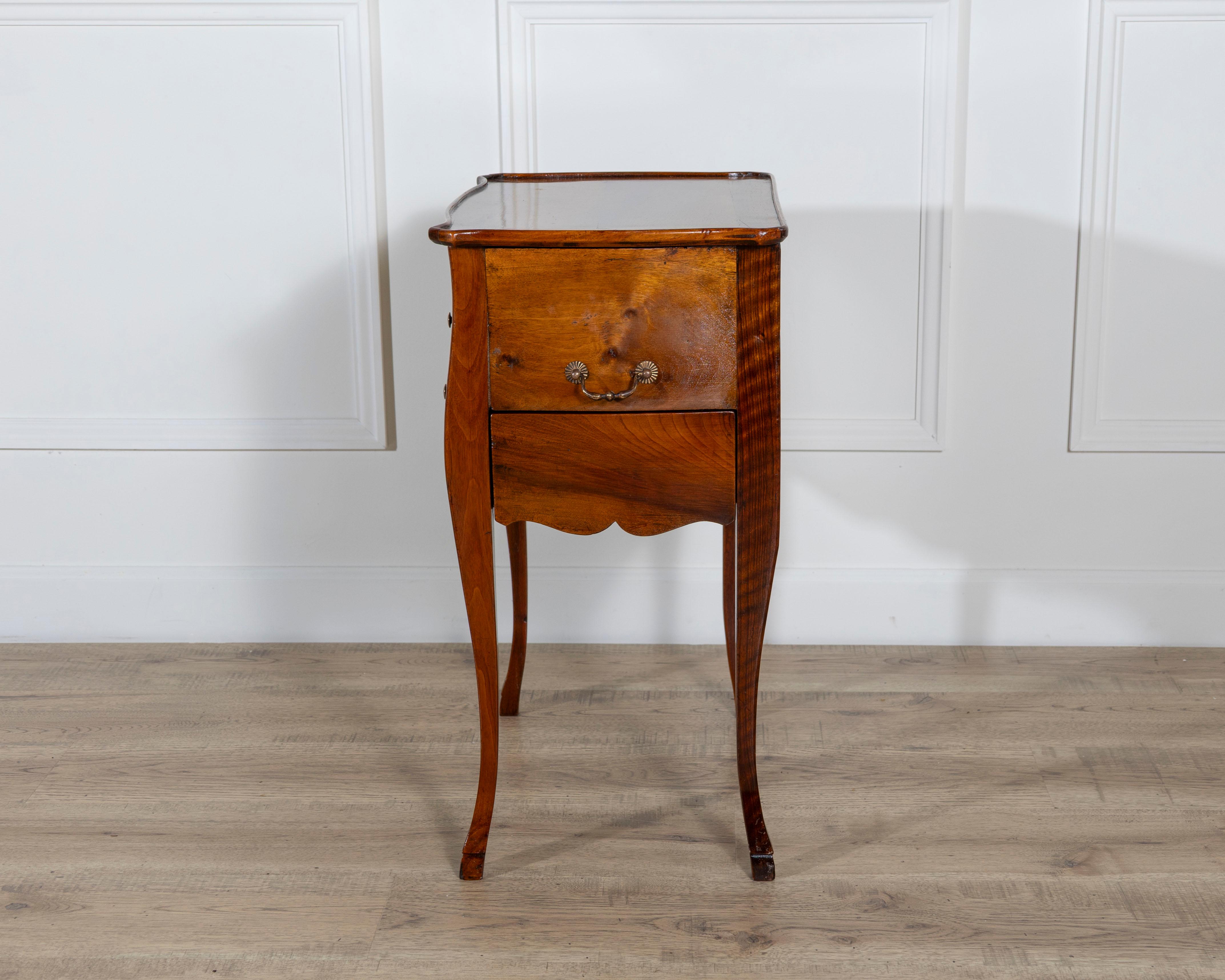 Late 19th-Century French Walnut Bedside Cabinet with Hidden Writing Desk For Sale 4
