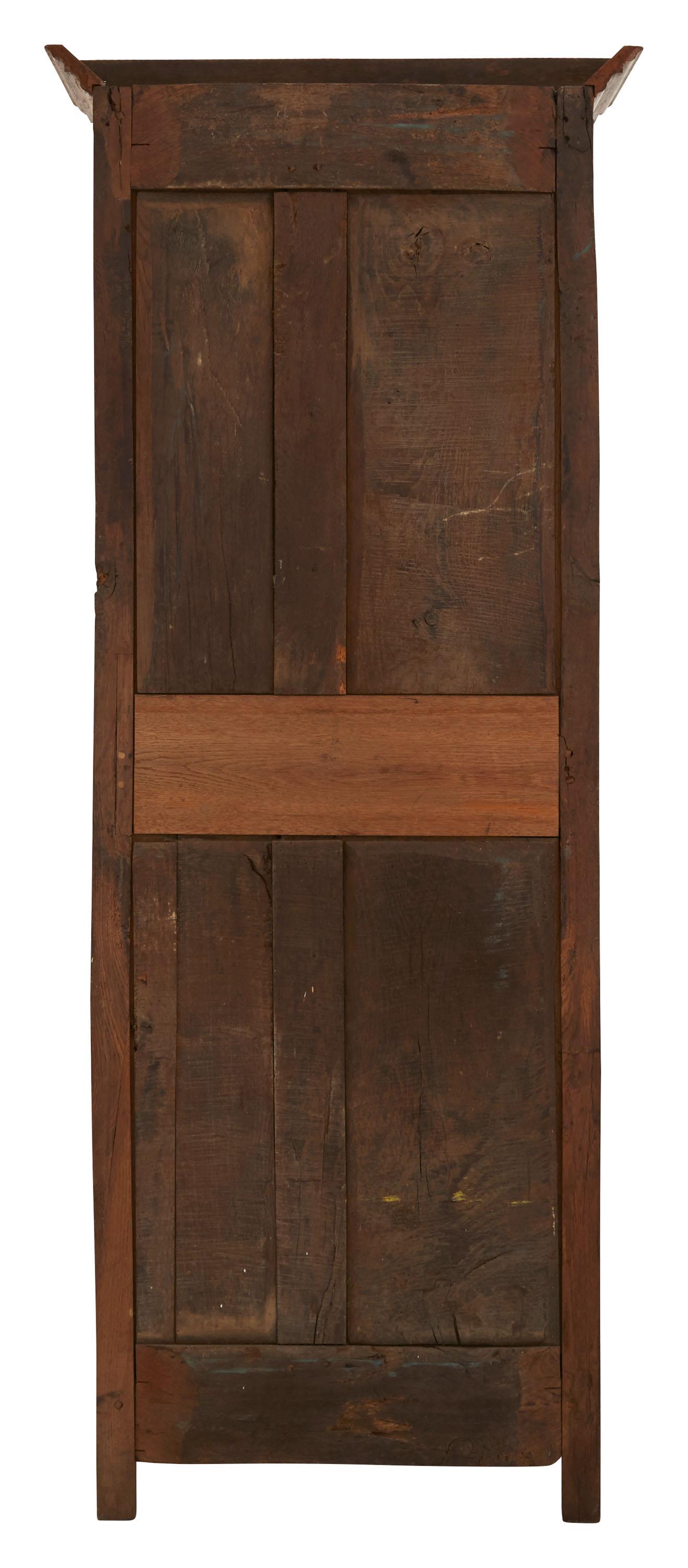 Late 19th Century French Wooden Wardrobe im Zustand „Gut“ in Chicago, IL