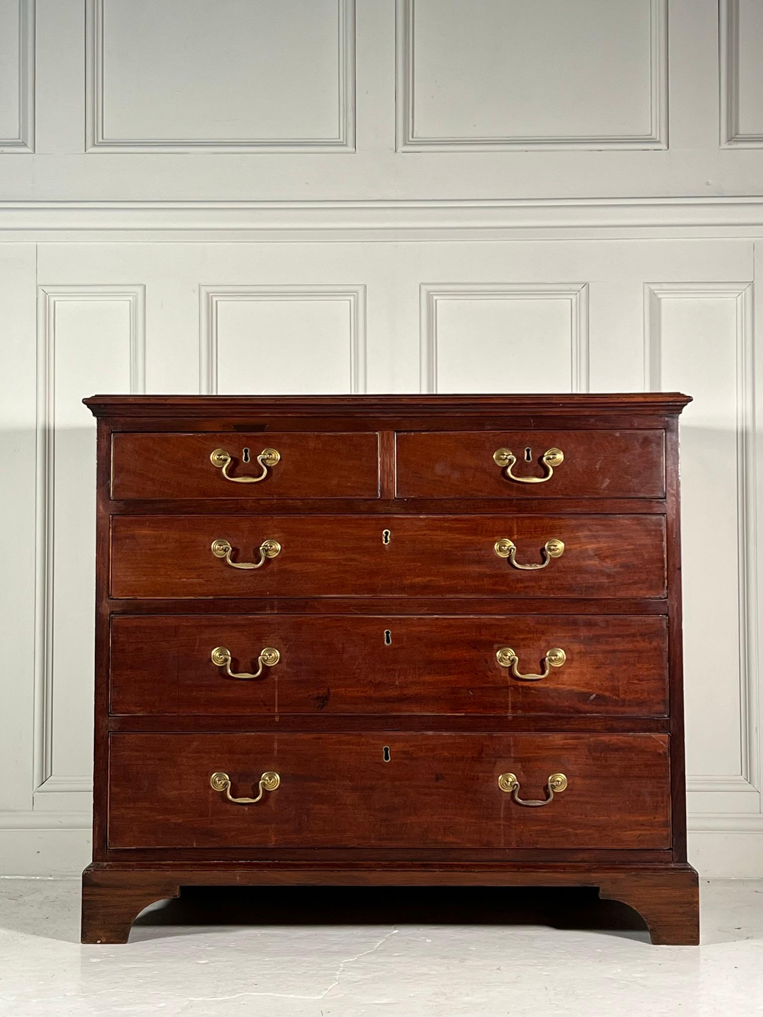 Late 19th Century Georgian Revival Chest of Drawers In Good Condition For Sale In Warrington, GB