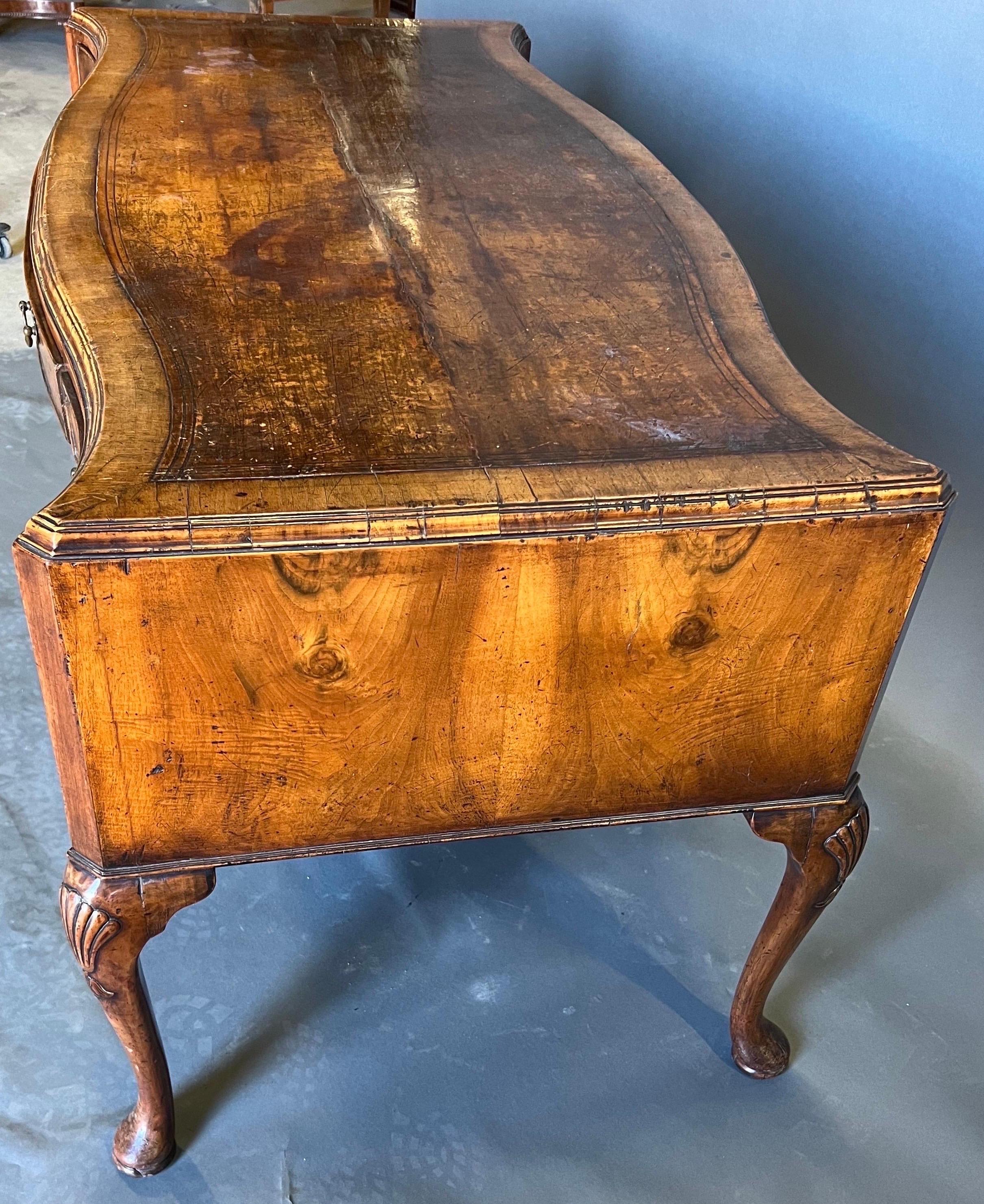 Late 19th Century Georgian Style Burl Walnut and Leather Top Desk  For Sale 1
