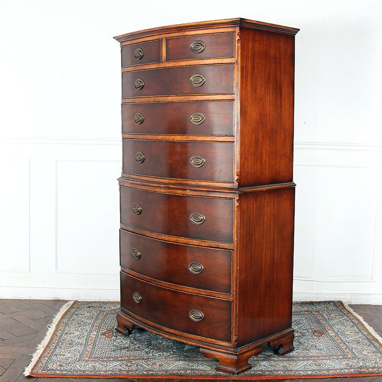 English Late 19th Century Georgian Style Chest on Chest For Sale