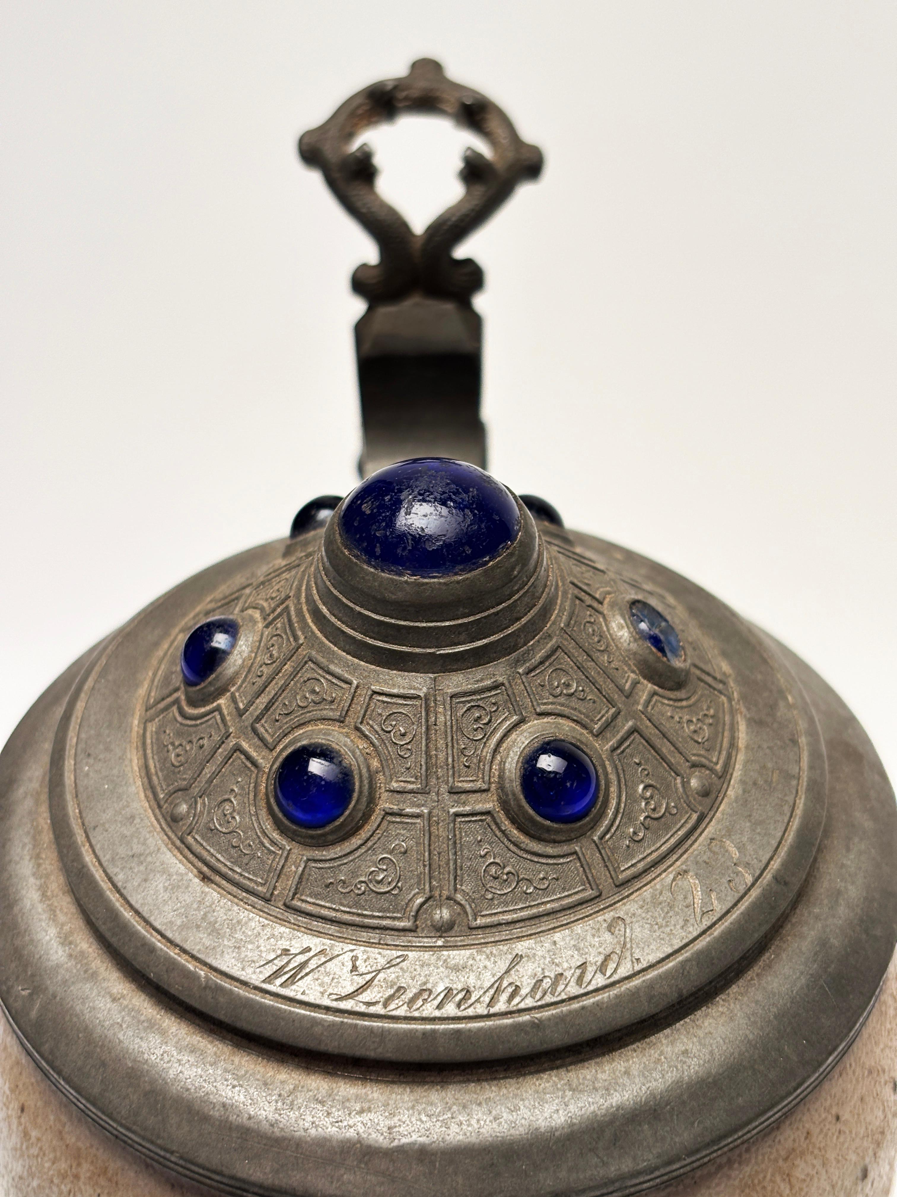 Stein da birra tedesco della fine del XIX secolo con decorazioni in vetro blu cobalto in vendita 3