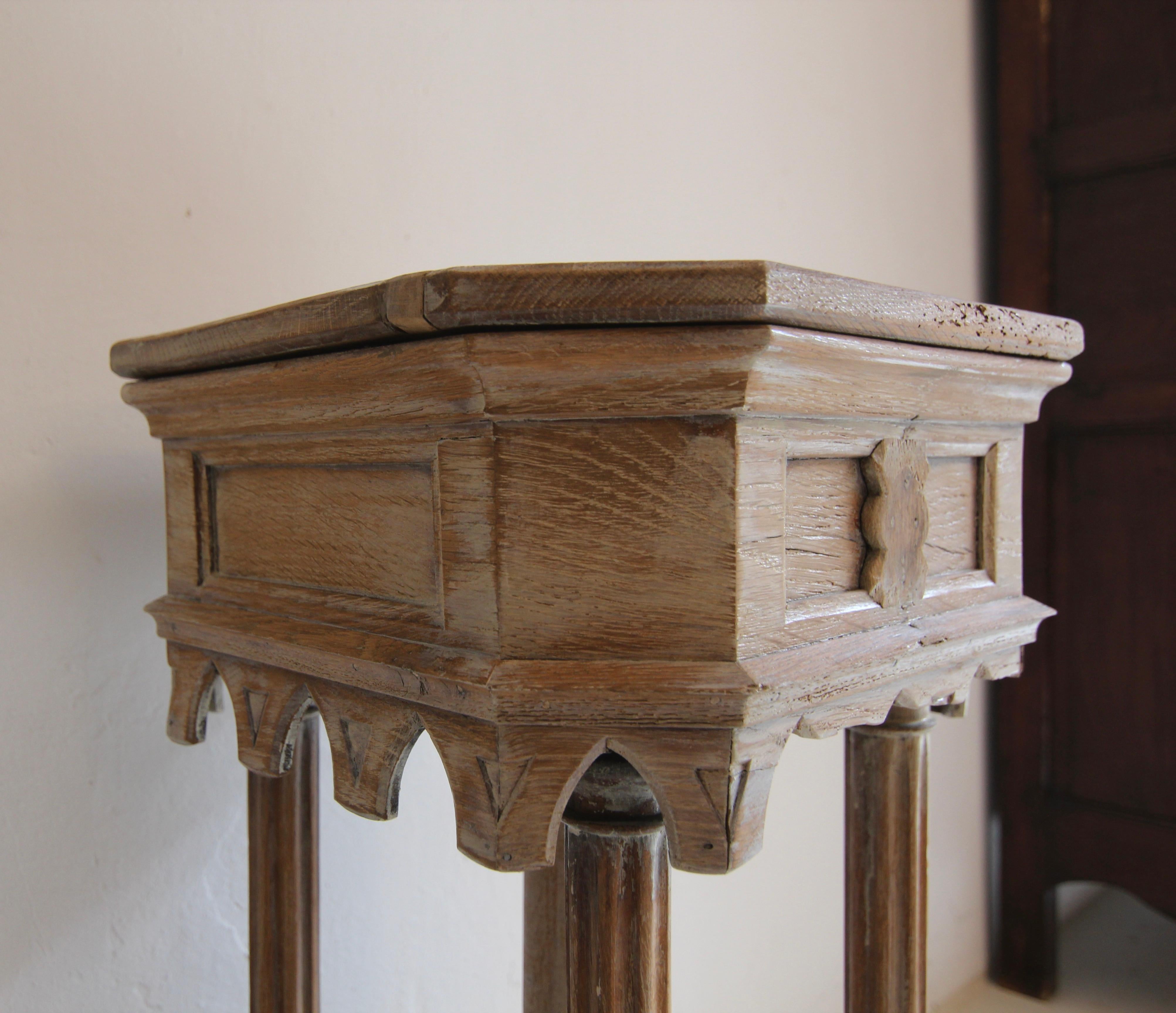 Piedistallo gotico tedesco della fine del XIX secolo 9