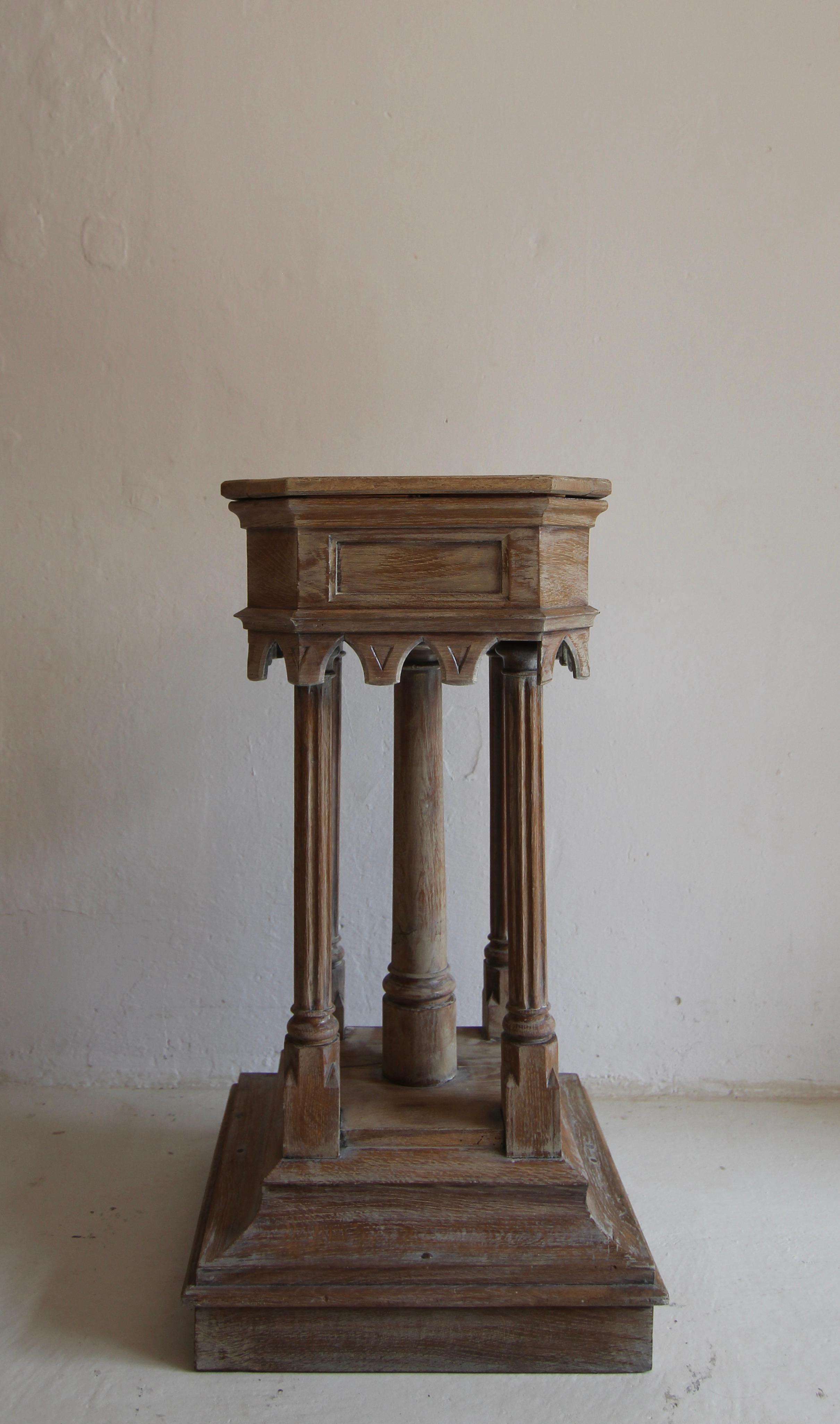 Piedistallo gotico tedesco della fine del XIX secolo 14